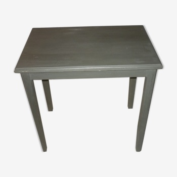 Table en bois peint grise