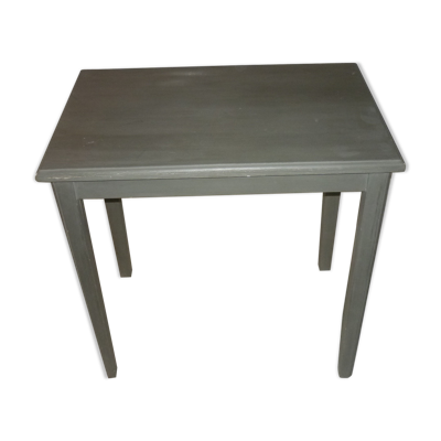 Table en bois peint grise