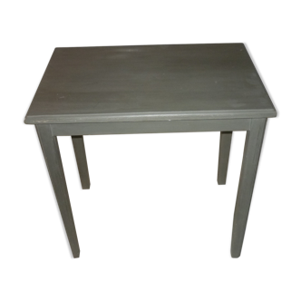 Table en bois peint grise