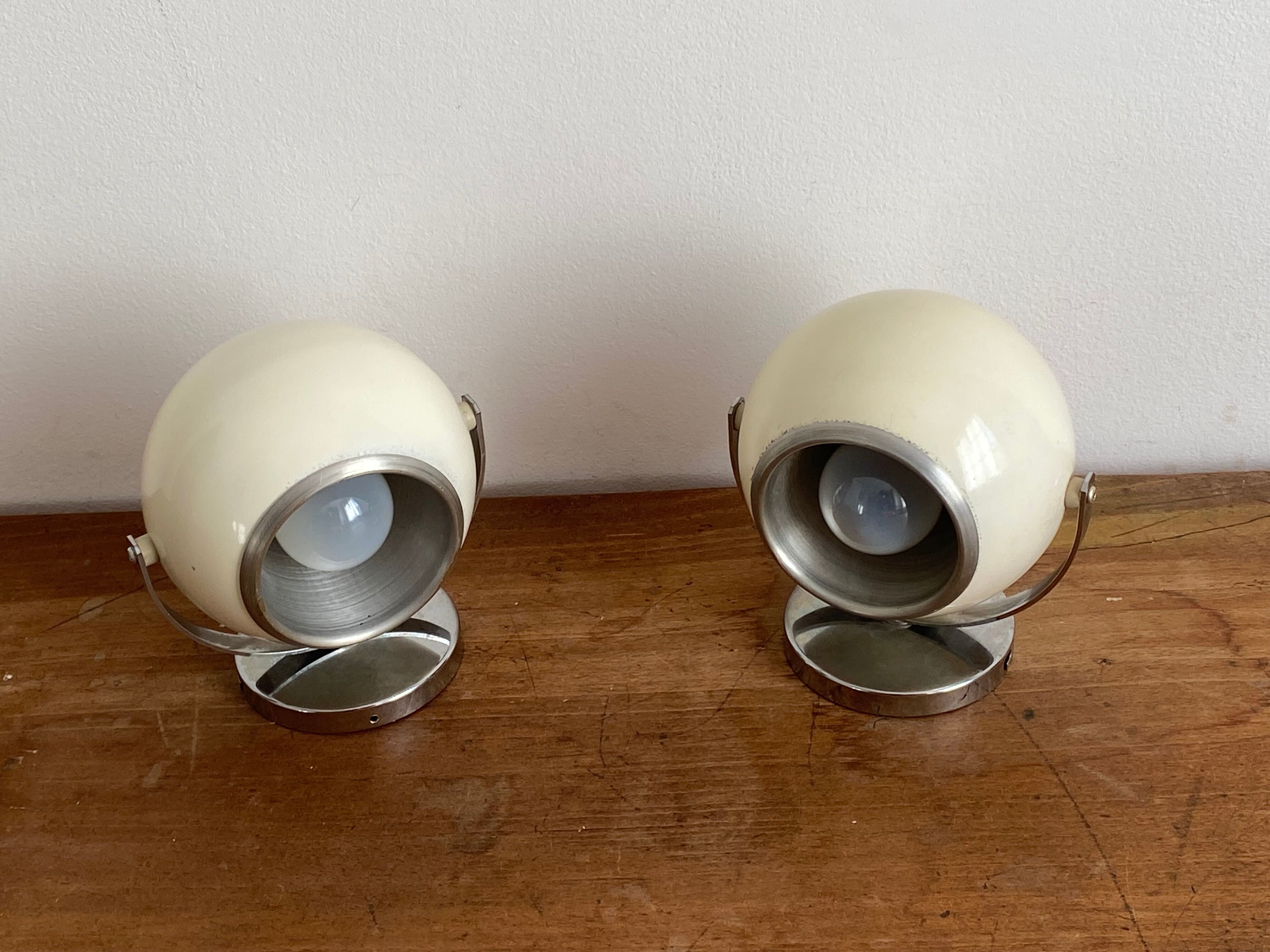 Paire d’appliques « eye ball ». 1970