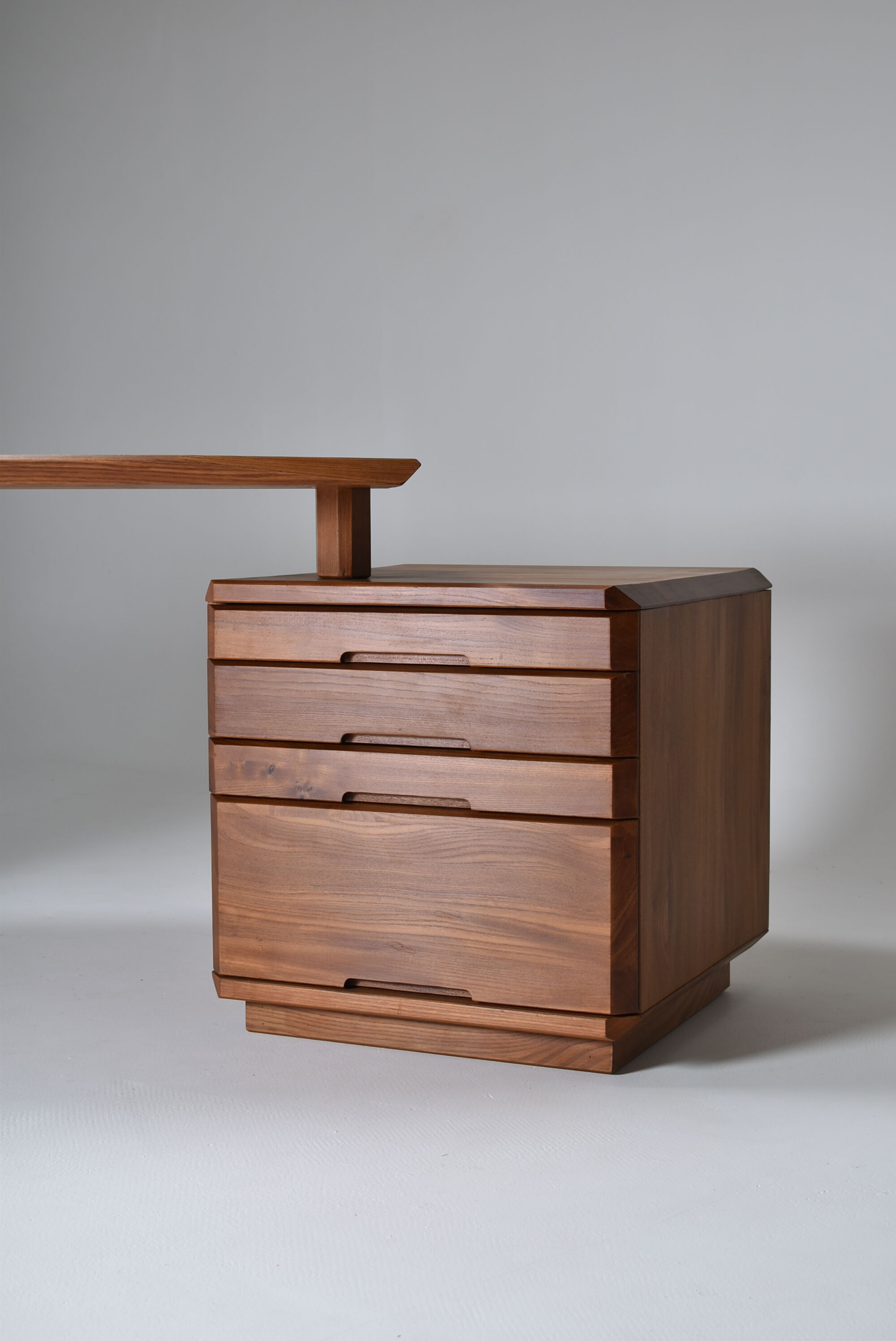 Desk B40 by Pierre Chapo