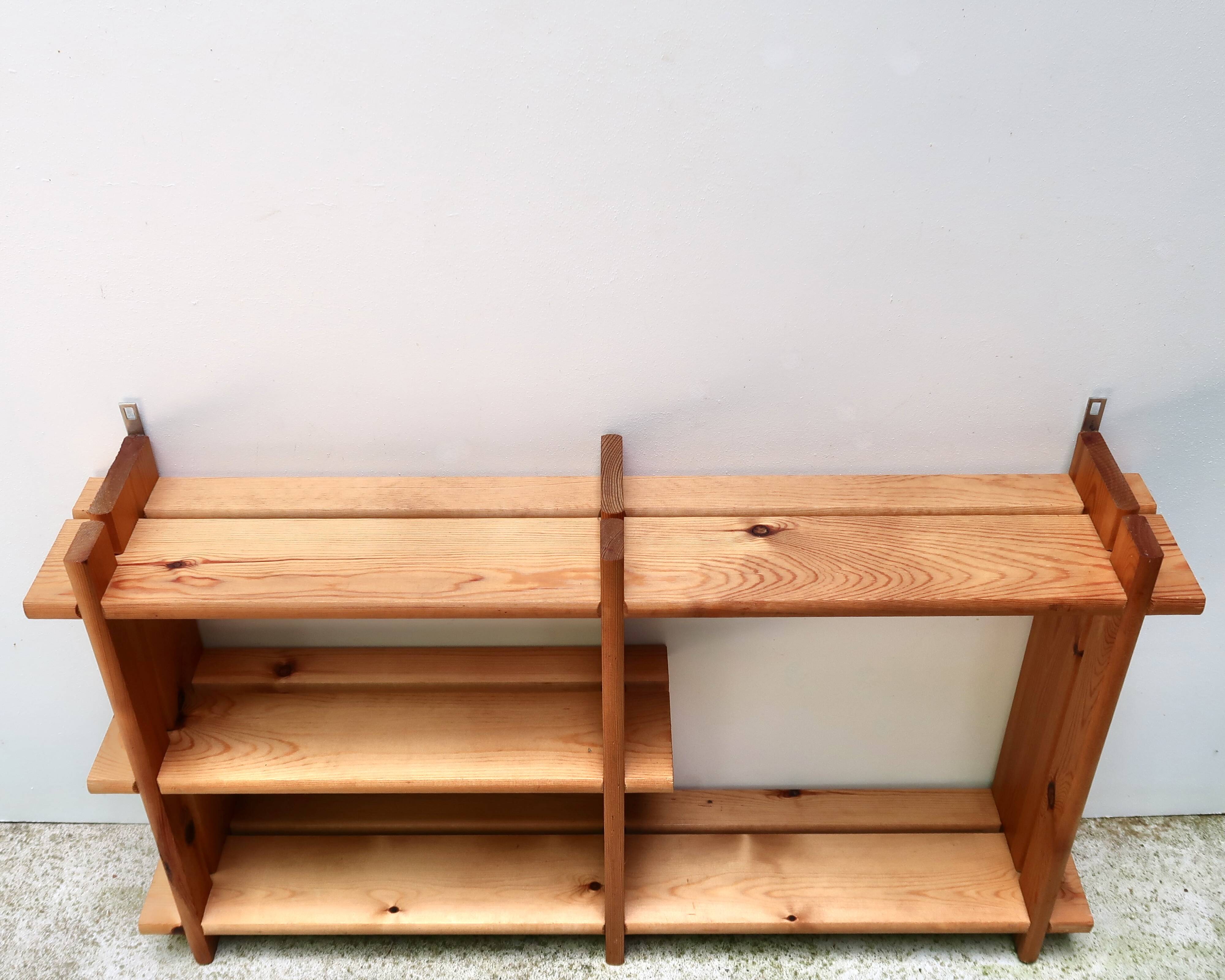 Pine wall shelf Maison Regain, 1970s