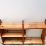 Etagère murale en pin Maison Regain, années 70