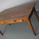 Table à manger antique de ferme rustique française en chêne doré clair du 19ème siècle
