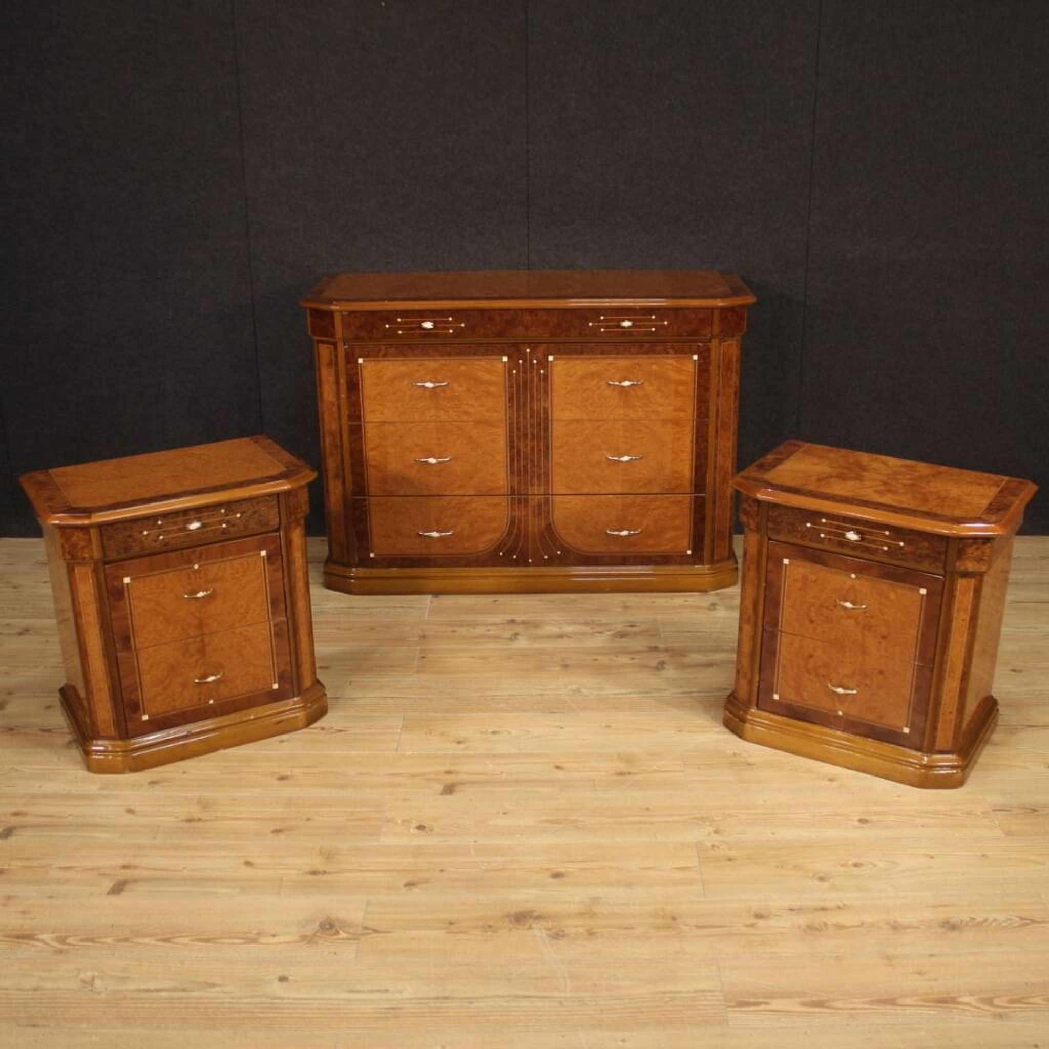 Italian commode in wood from 20th century