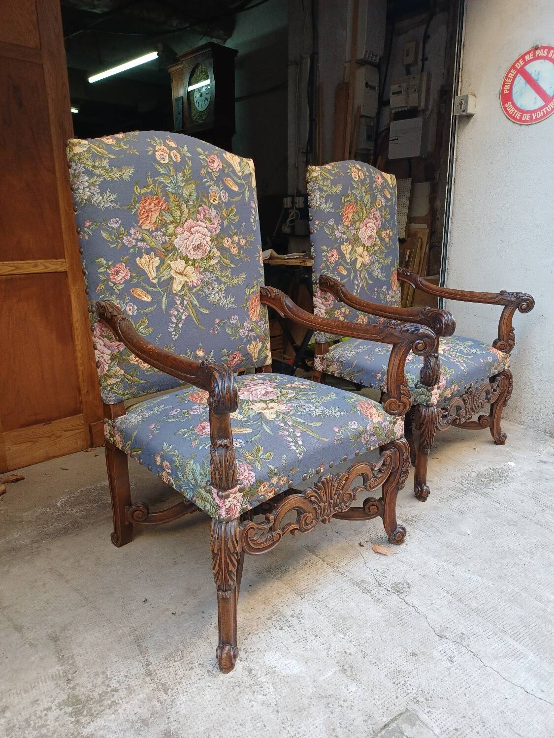 Pair of large antique Baroque style armchairs, in perfect condition.