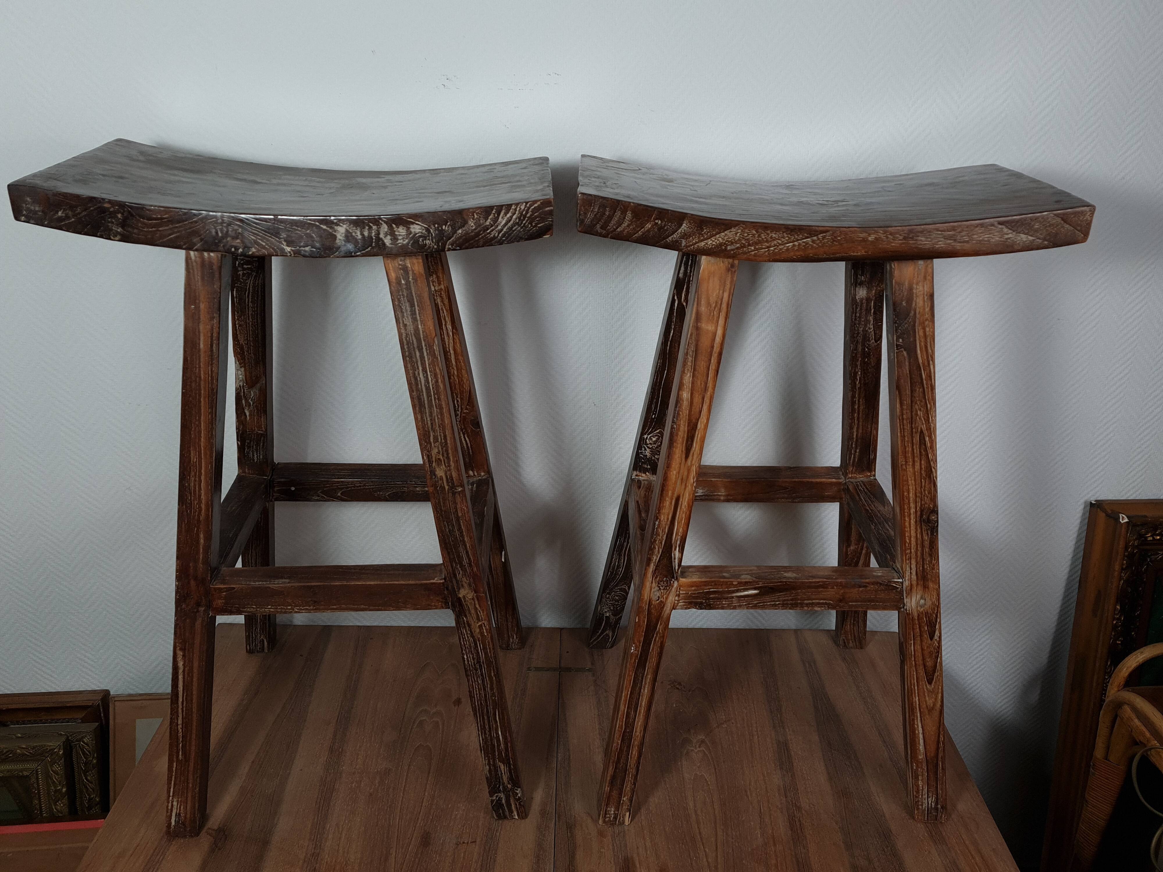 Pair of bar stool in cerused teak beautiful patina 74x50x26 cm.