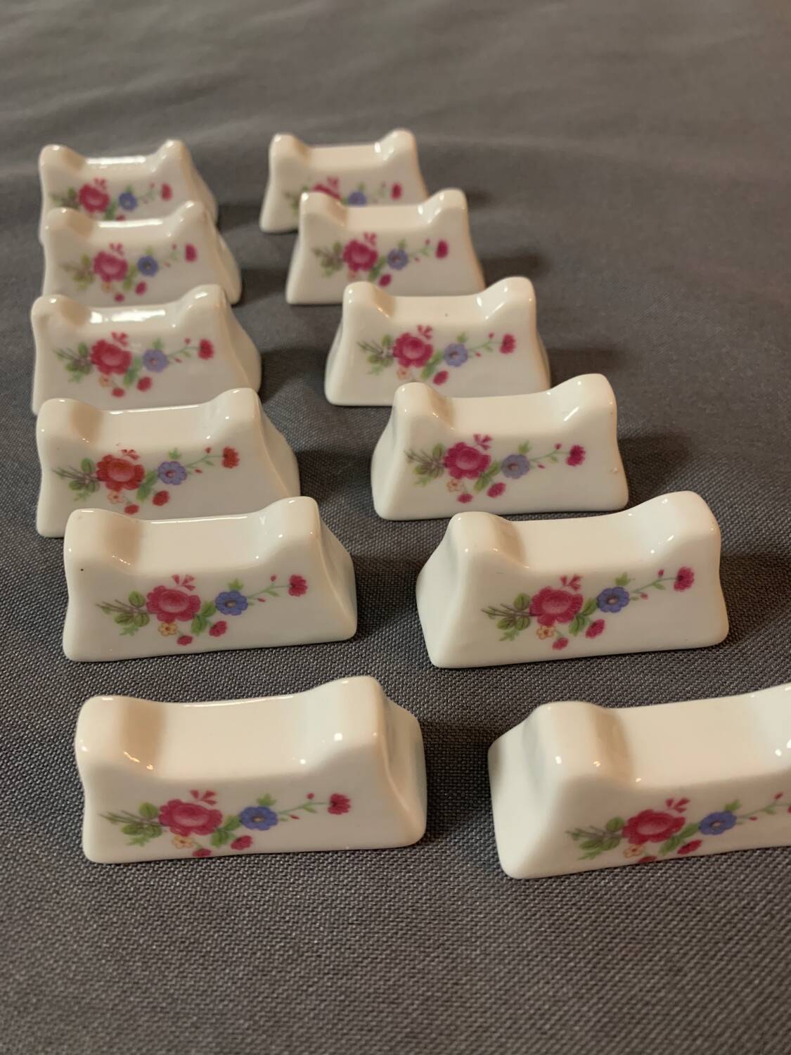Porcelain knife holder x12