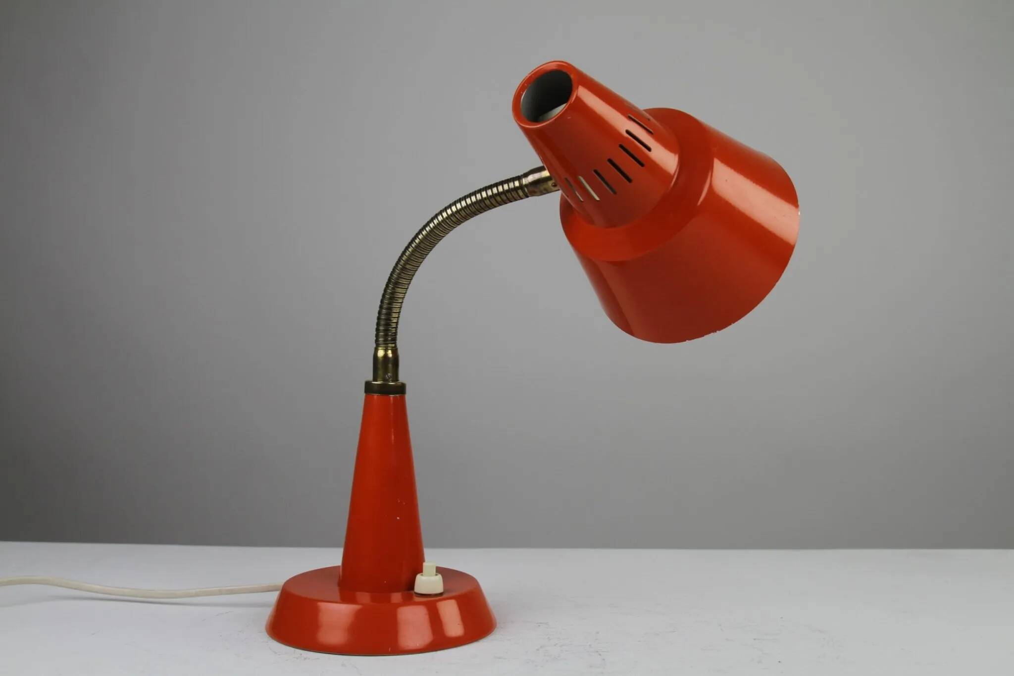 Gemi Model 600/5 Table or Desk Lamp – Swedish Modernism in Burnt Orange