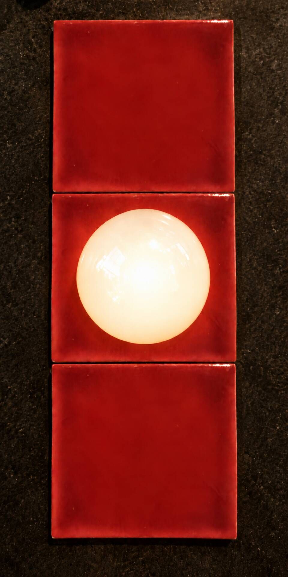 Ceramic wall lamp