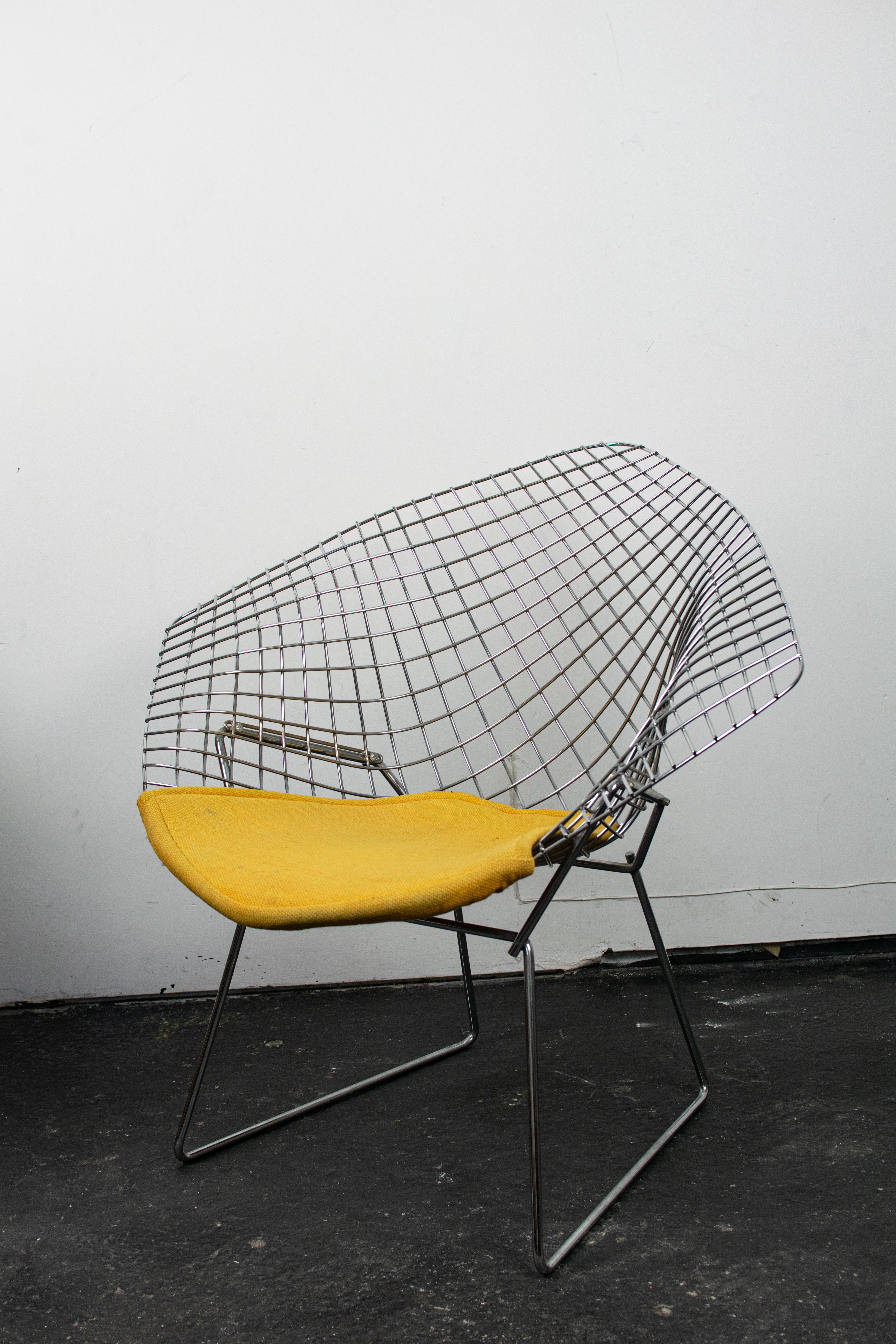 Diamond armchair by Harry Bertoia for Knoll International