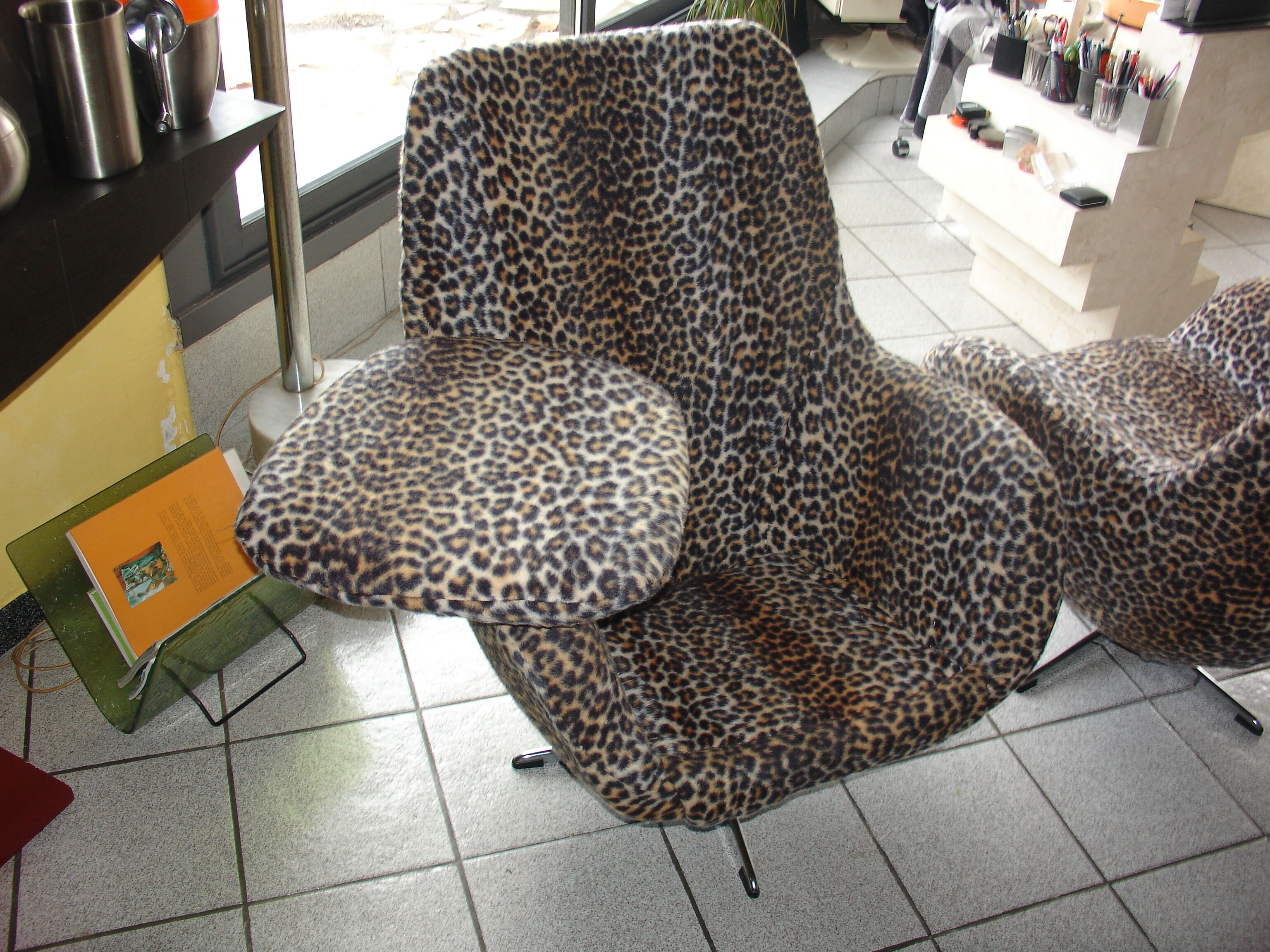 Pair of "egg" chairs from 1973