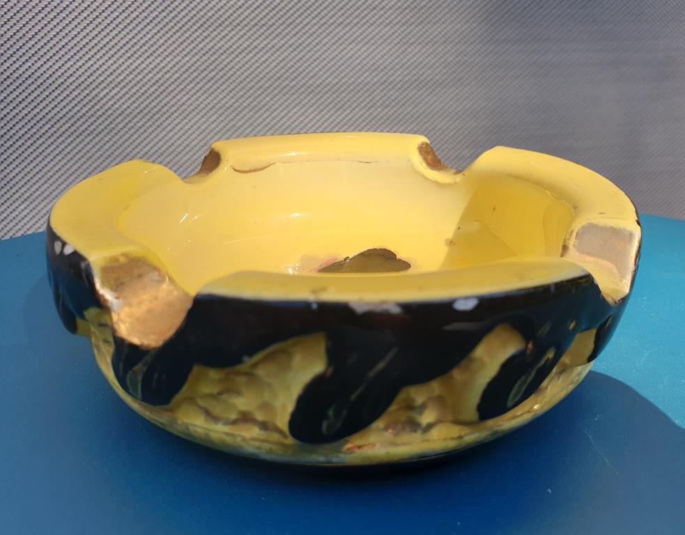 Ashtray yellow and black abstract drawing Monte-Carlo