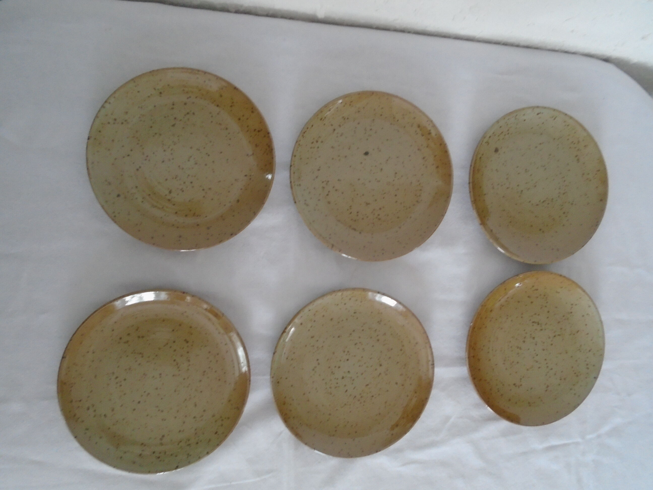 6 plates of sandstone desserts from the CNP France