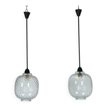 Paire de suspensions Mid-Century en verre de Murano fumé, Italie, années 1950