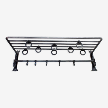 Wall-mounted coat rack with shelf