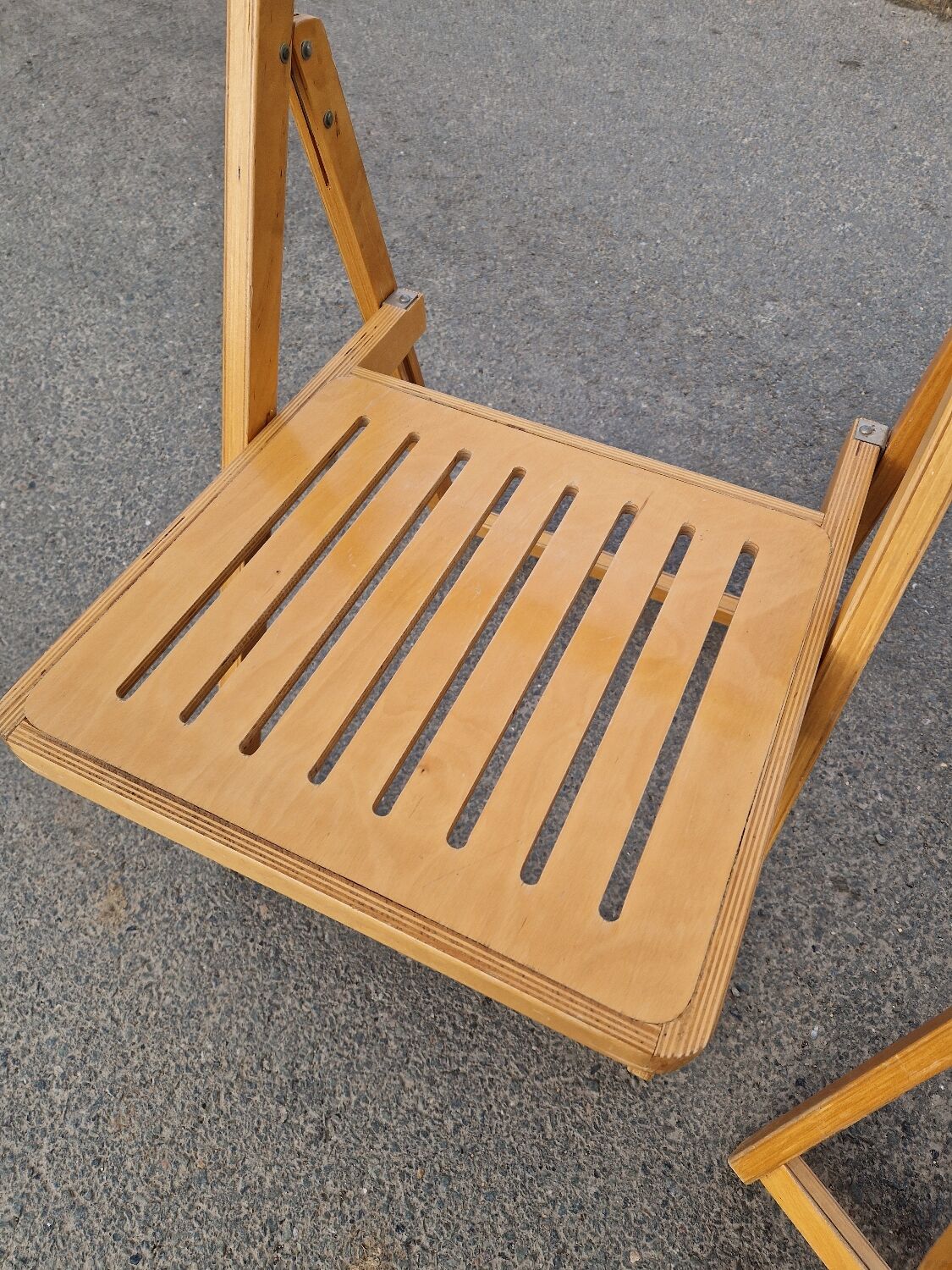 Set of 4 Folding Chairs in Wood and Plywood