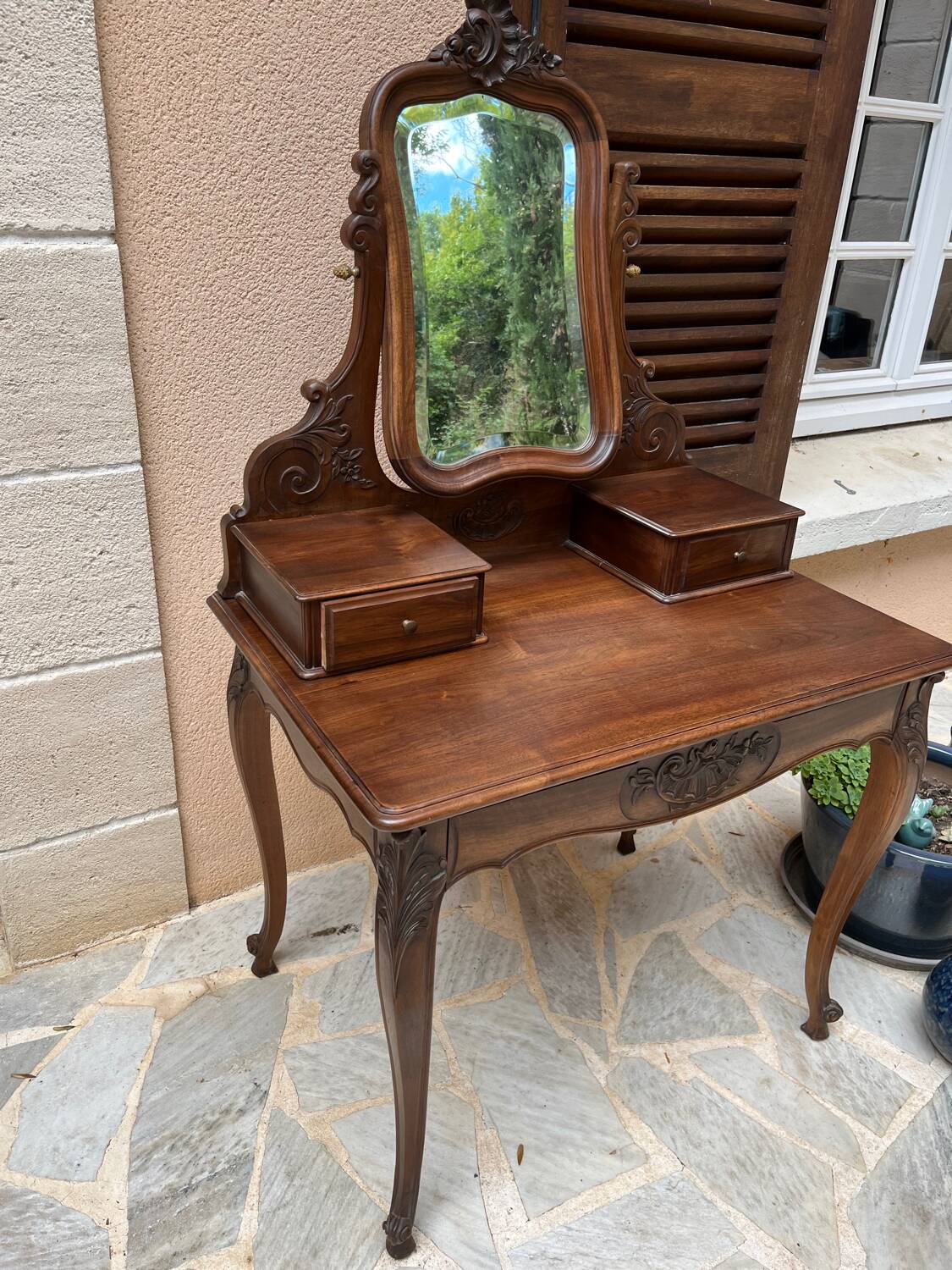 Antique solid wood dressing table