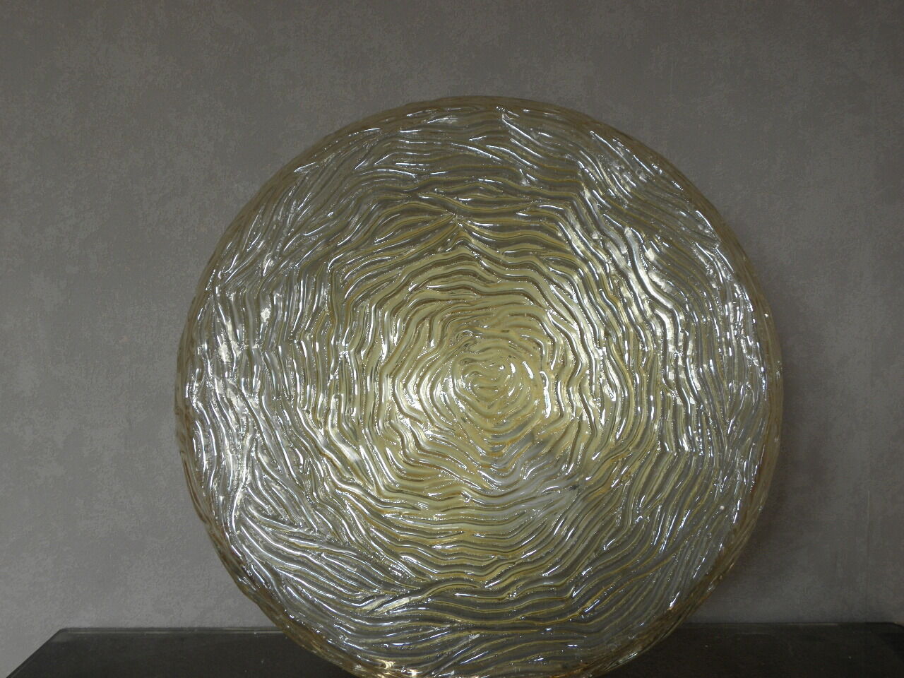 Plafonnier effet glacé en verre ambré