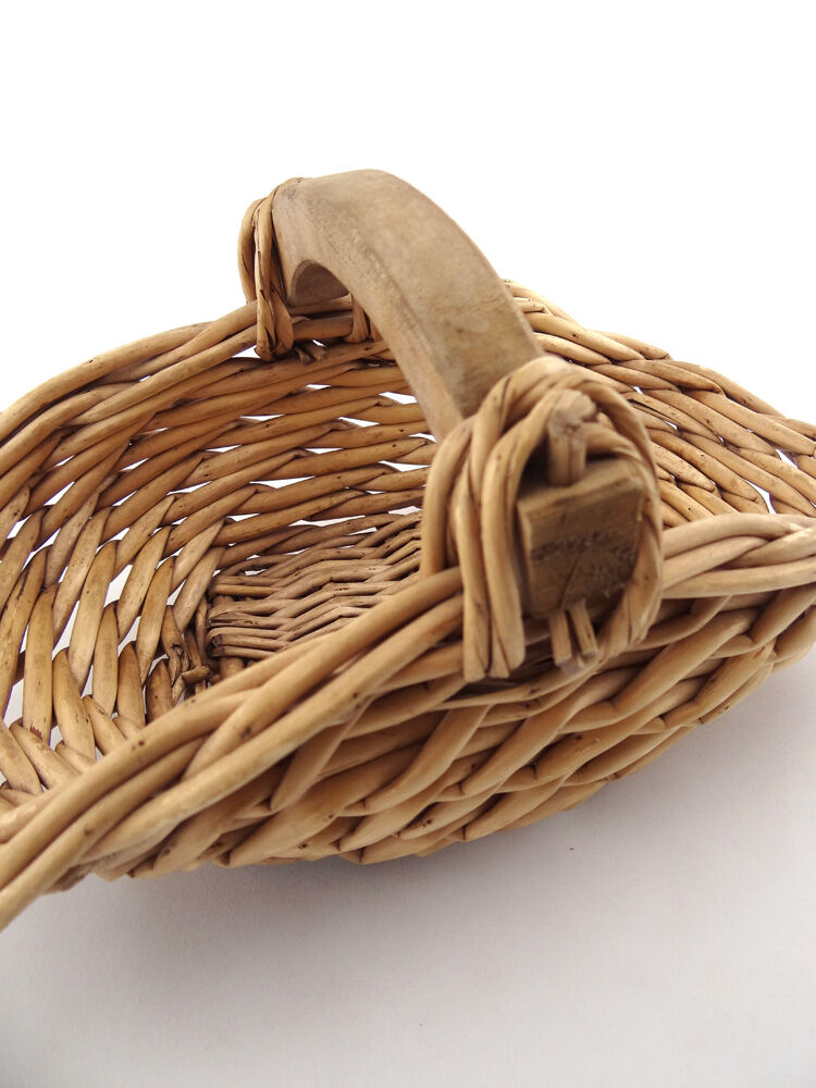 Panier en osier et bois