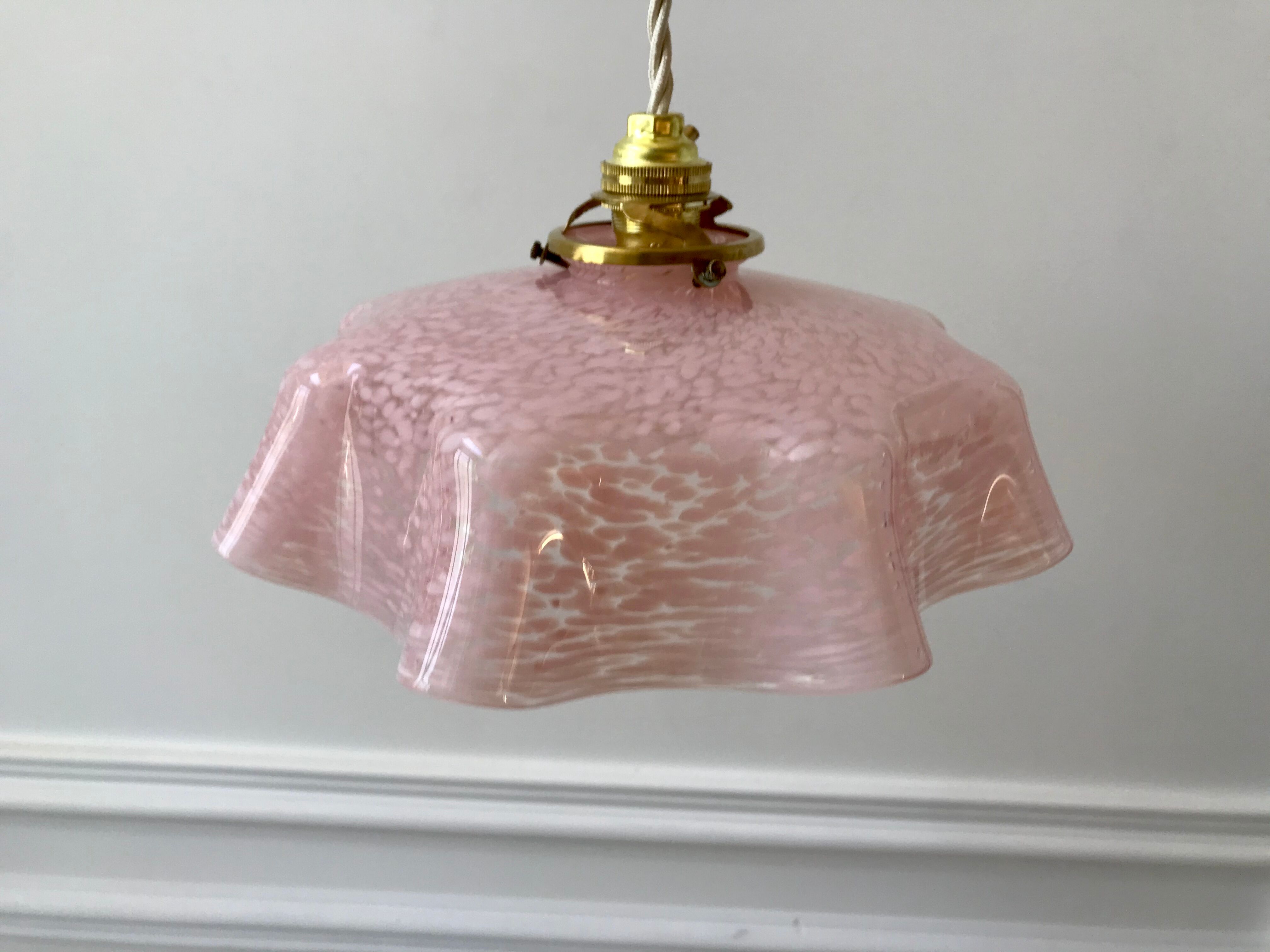 Walking suspension in Clichy glass speckled pink bobon years 20-30