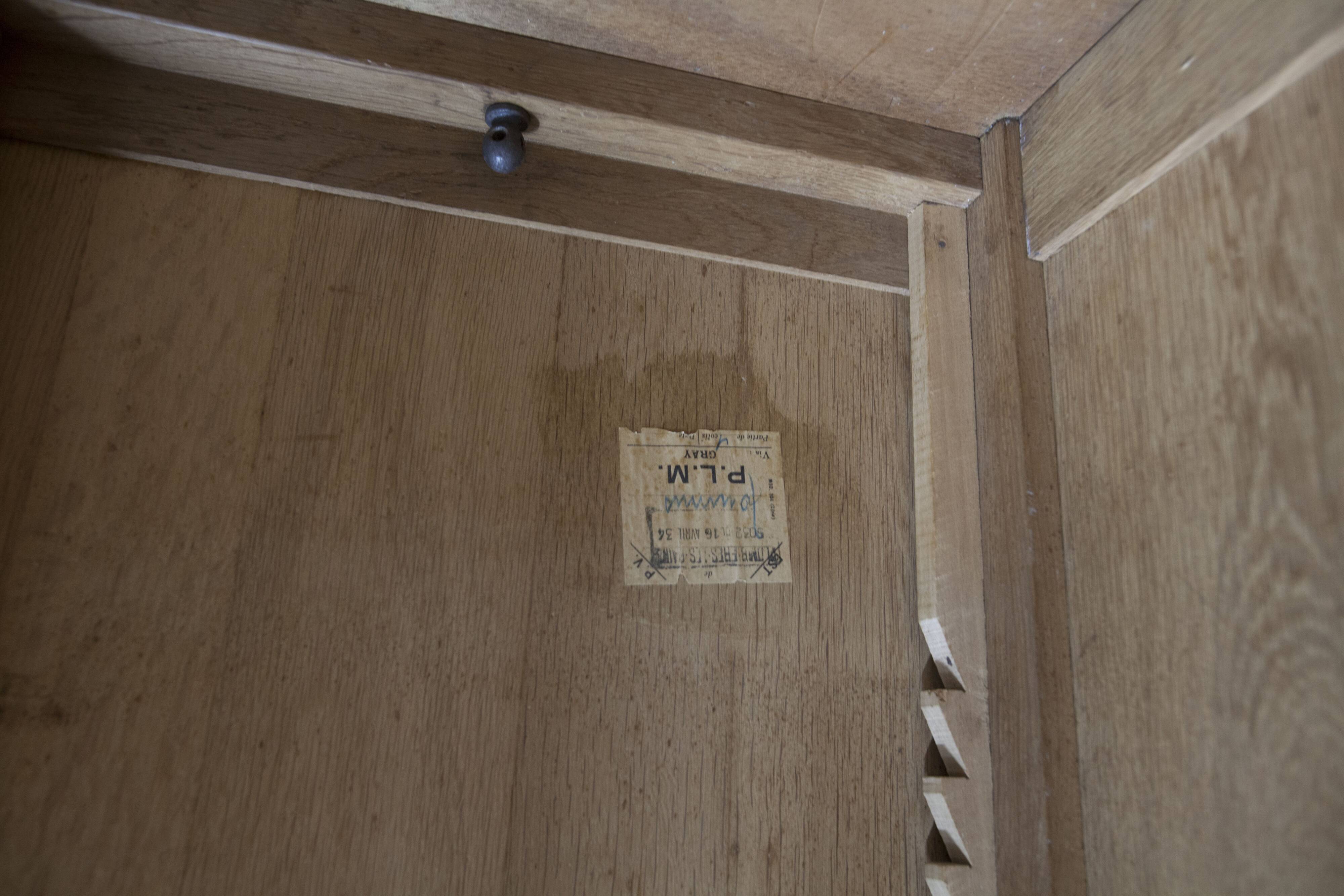 Art Deco oak sculpted wardrobe - Flemish workshop circa 1930