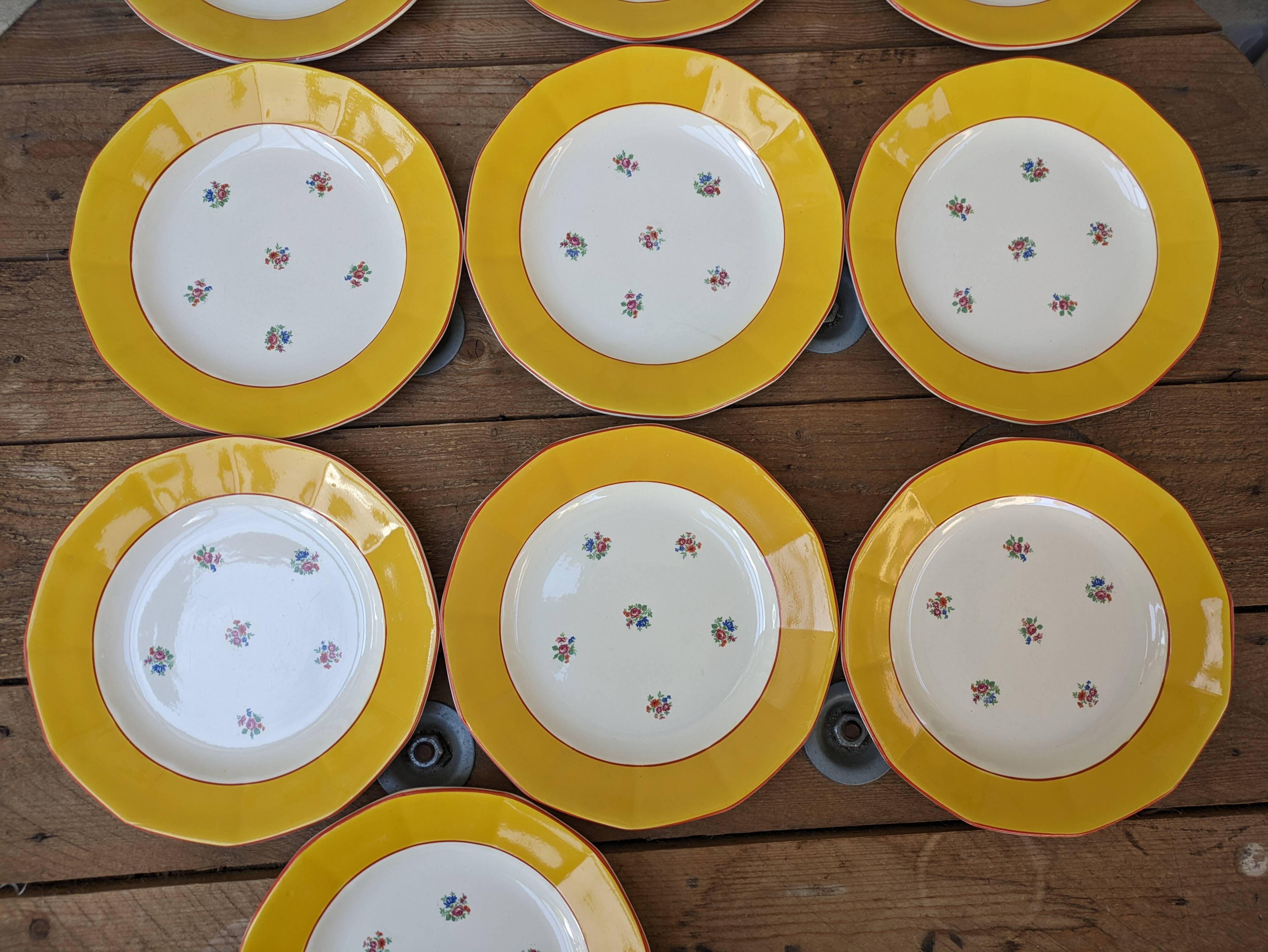 Set of 10 dessert plates with yellow border and floral decoration Sarreguemines