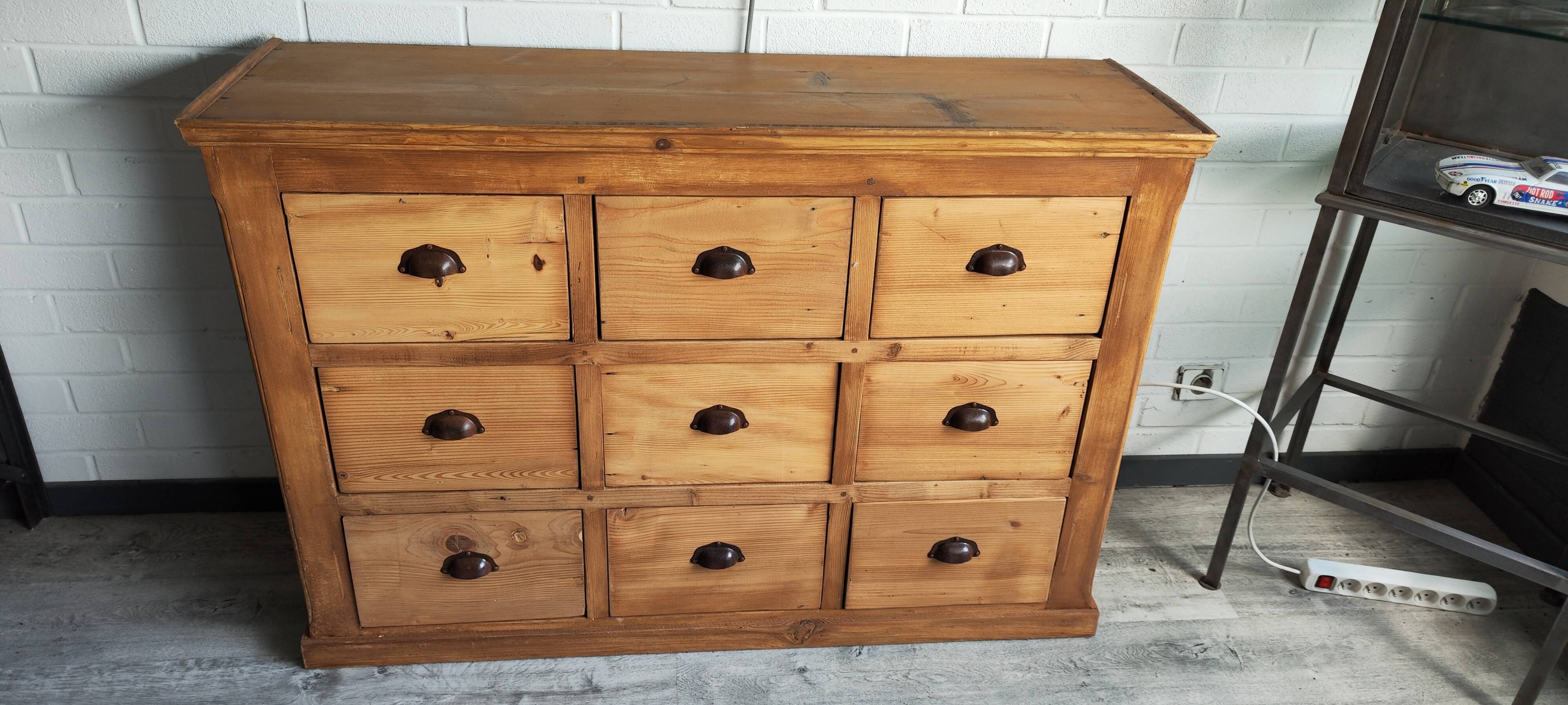 Trades furniture 9 drawer pine handles shells