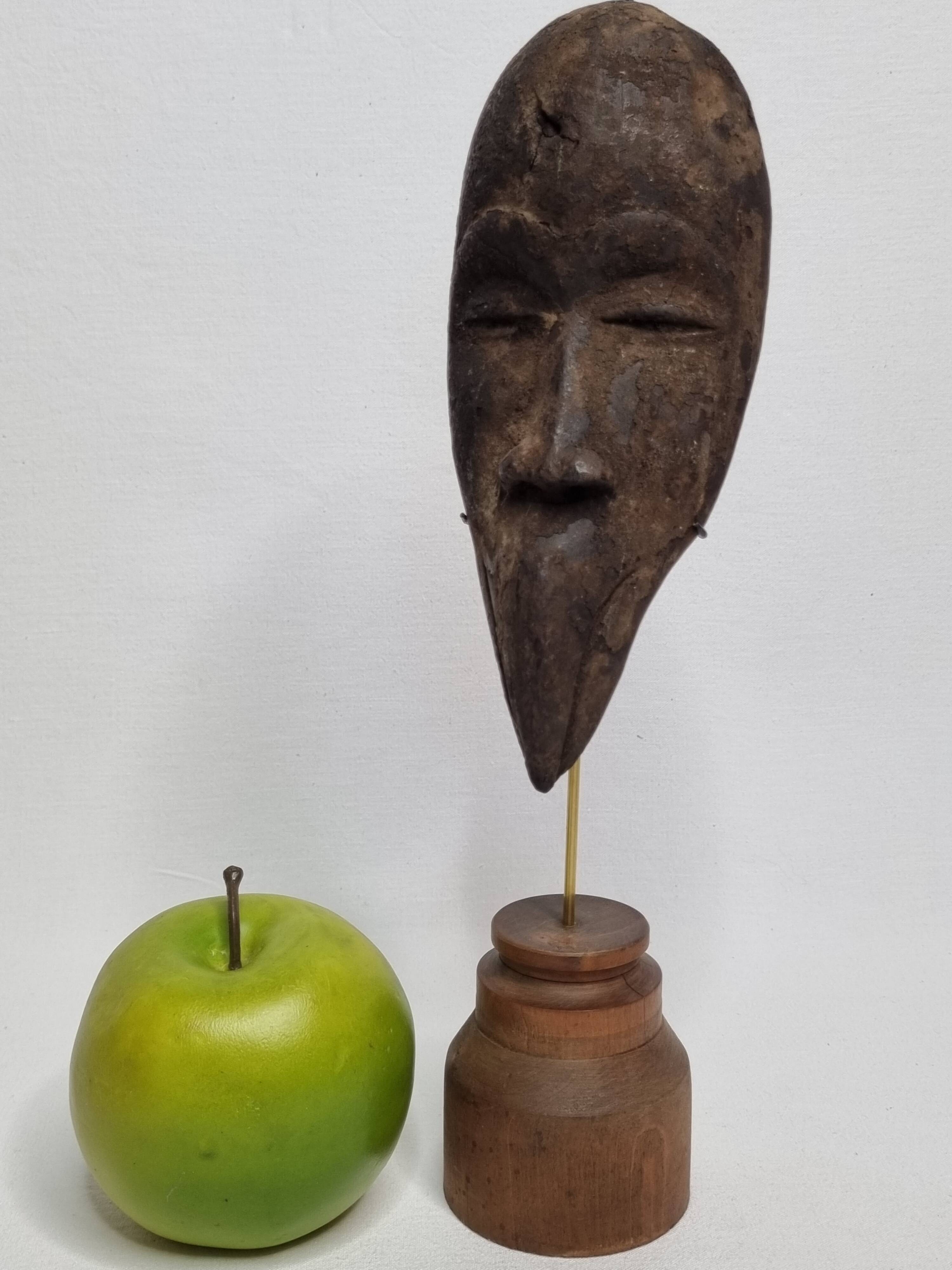 Antique African Dan Mahou passport mask with long beak, 19 cm