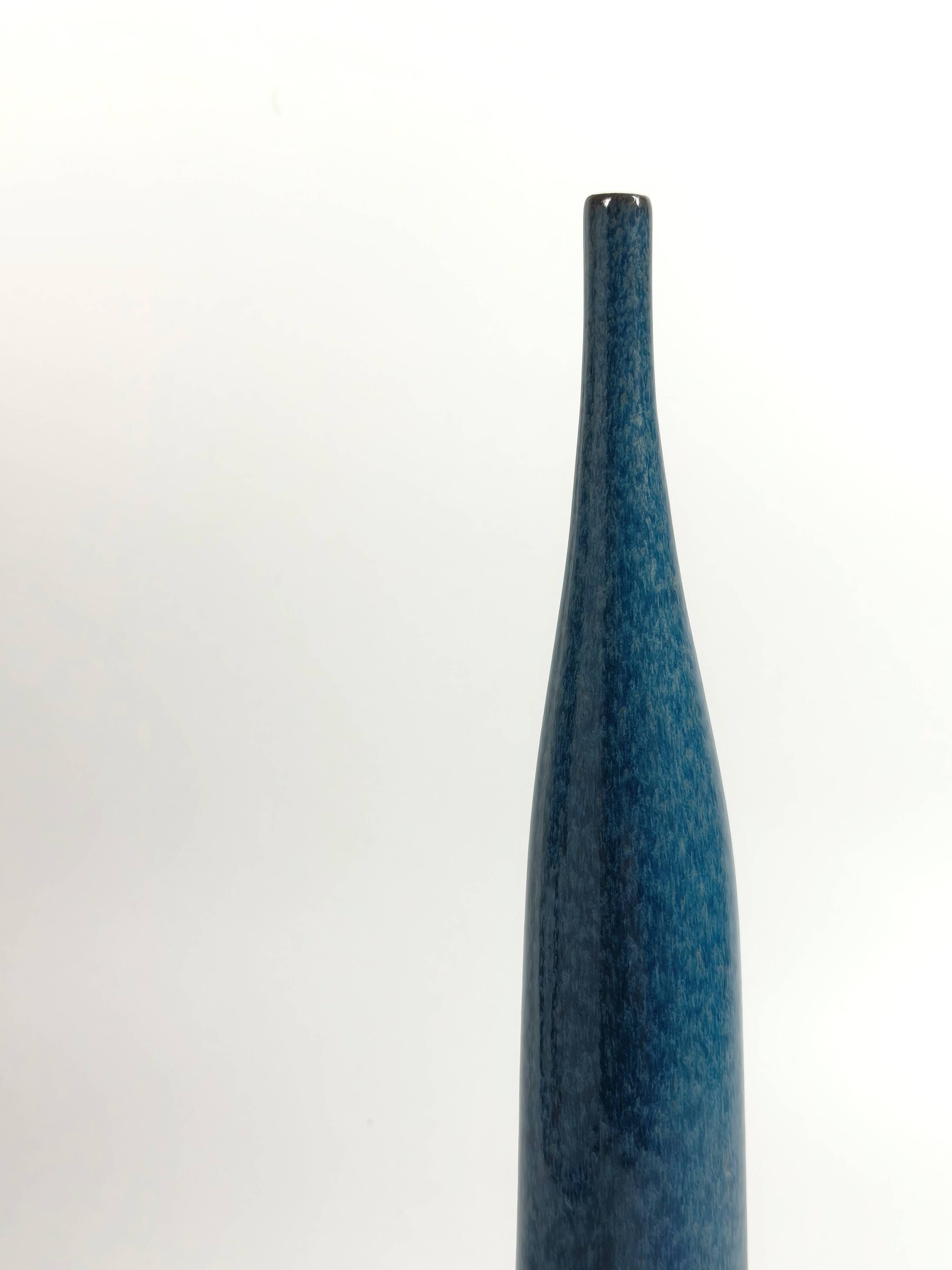 Large bottle vase in blue speckled glazed stoneware – Jacques & Dani Ruelland