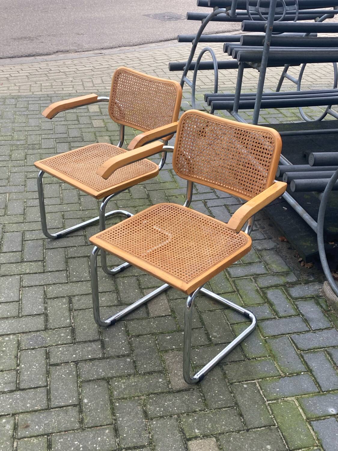 Fauteuils Cesca de Marcel Breuer. Italie, années 1960. Lot de 2