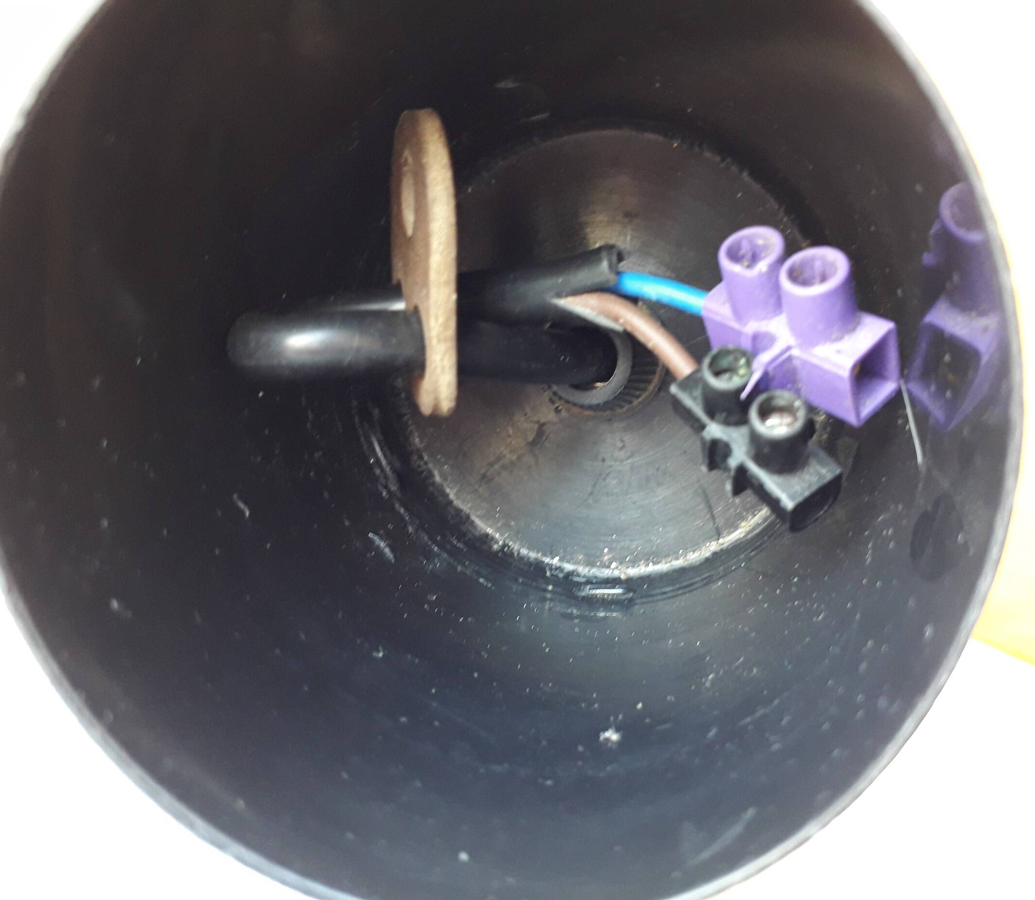 Suspension in orange opaline