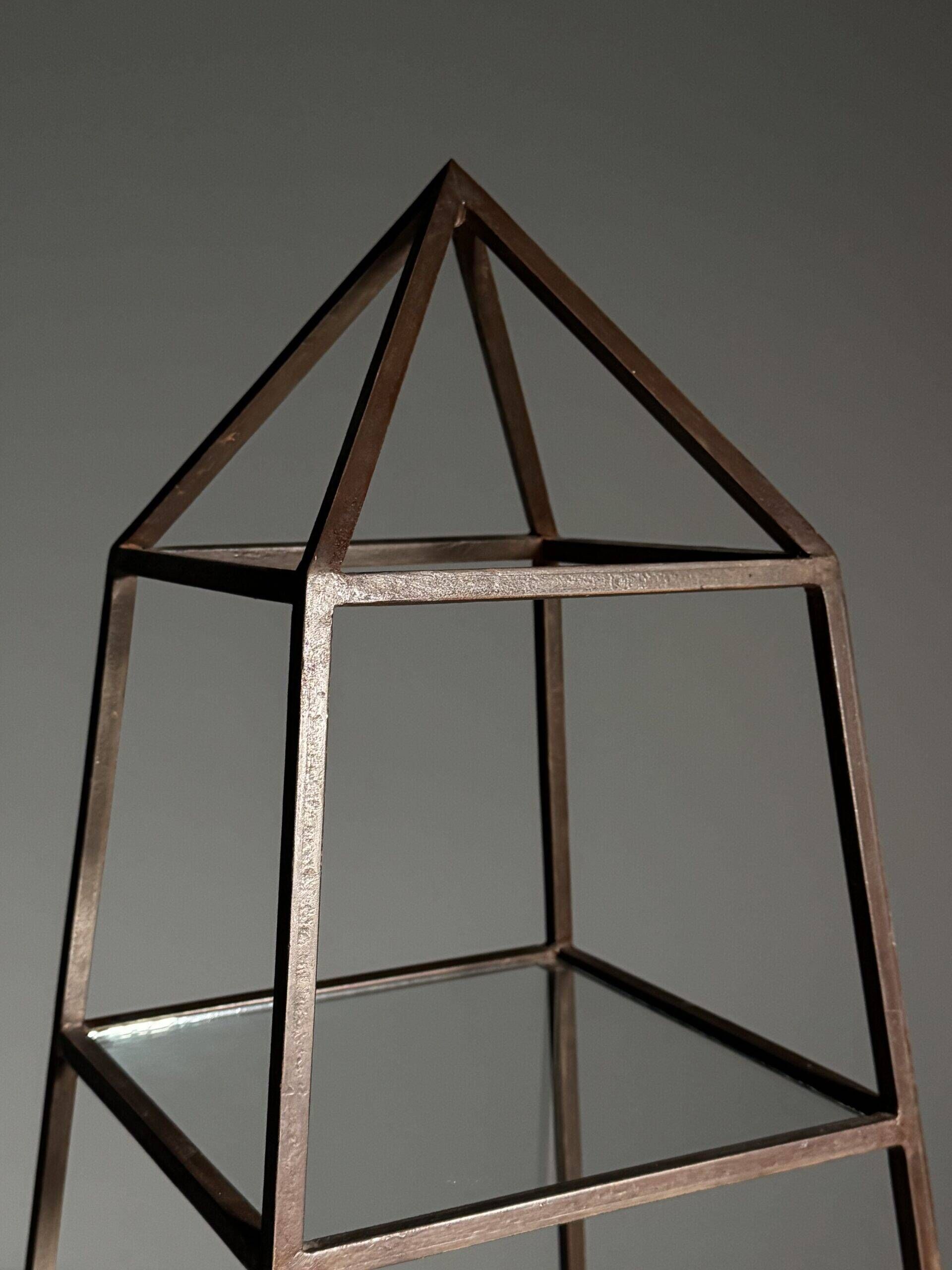 Set of 2 obelisk étagères