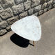 Small Mid-Century Table bas triangulaire