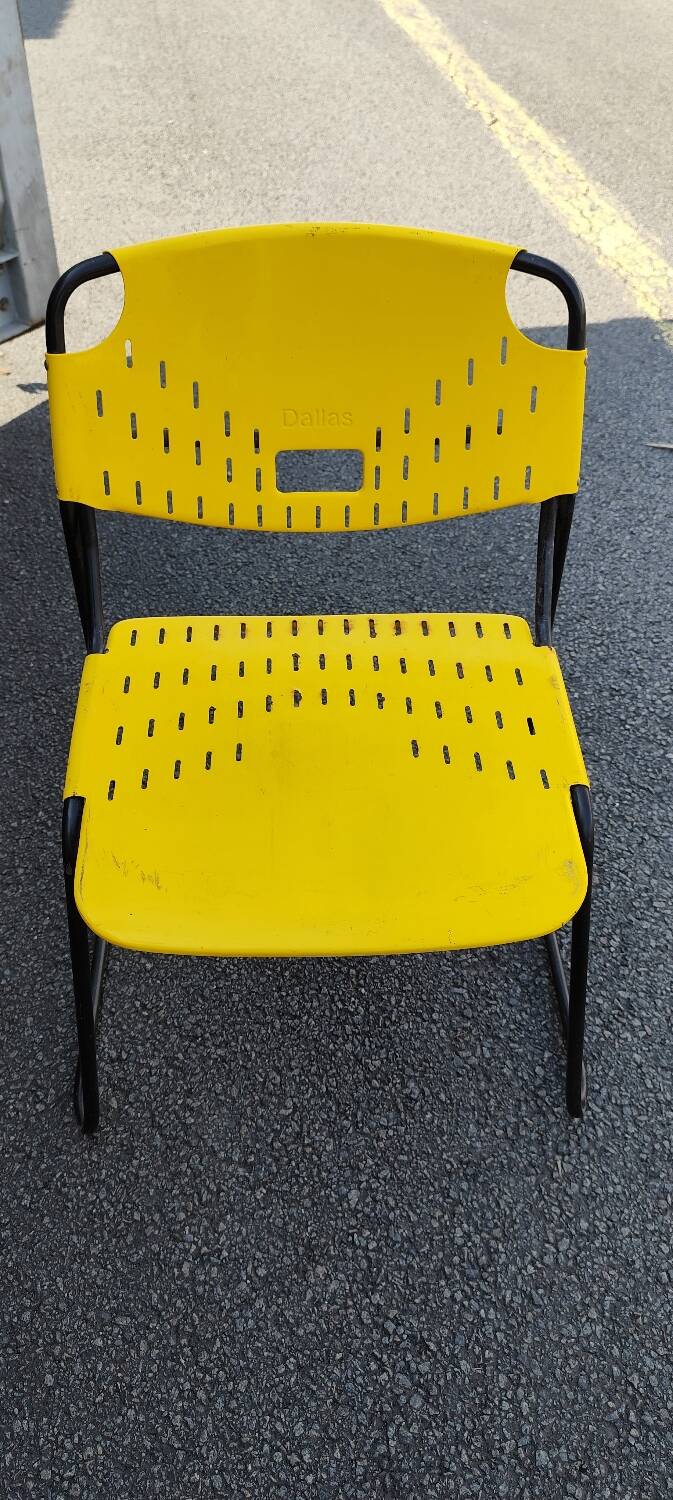 Dallas chair, design Paolo Favaretto for Kinetics