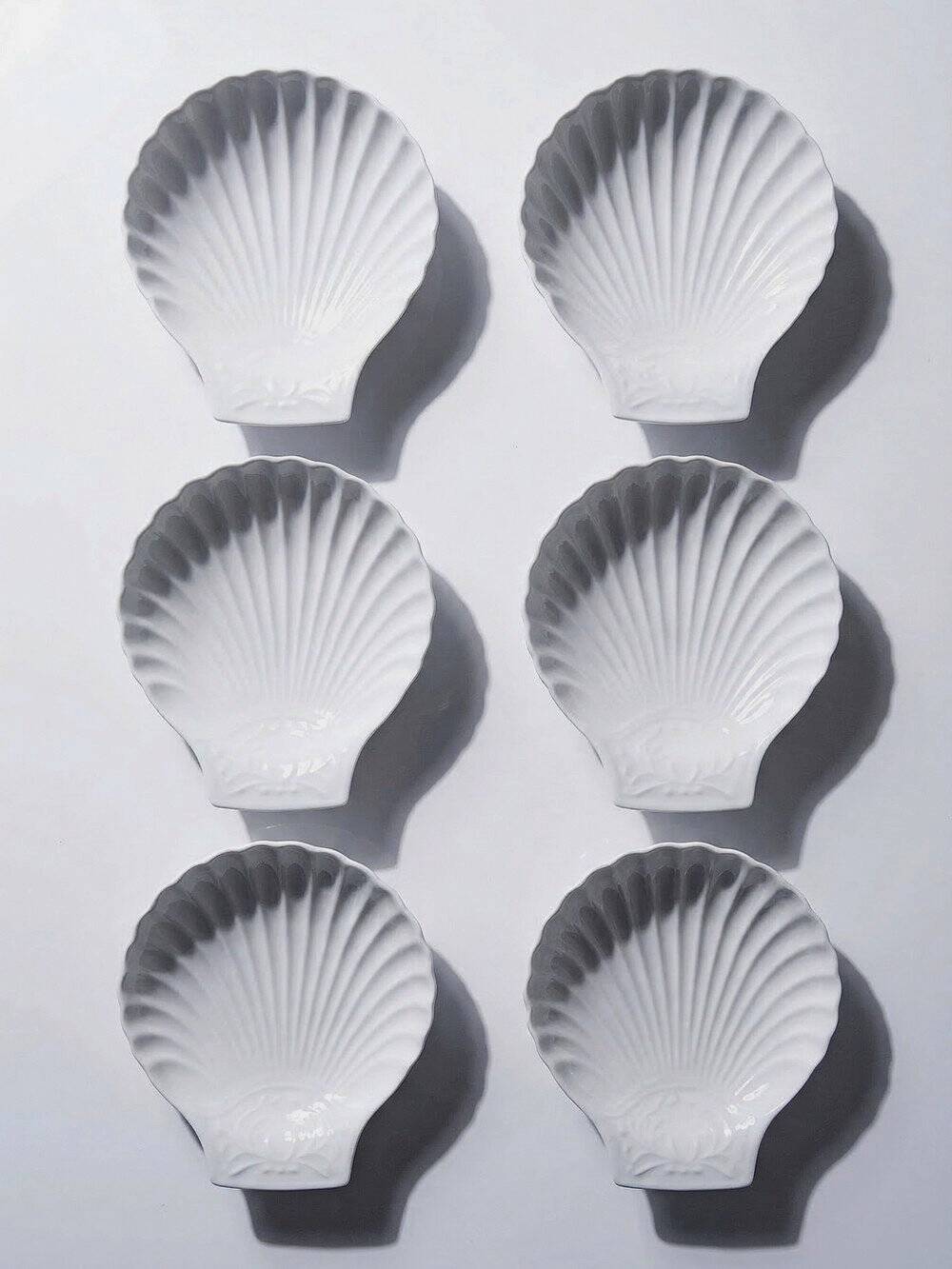 Set of 6 shell-shaped bowls in Limoges porcelain by Philippe Deshoulières.
