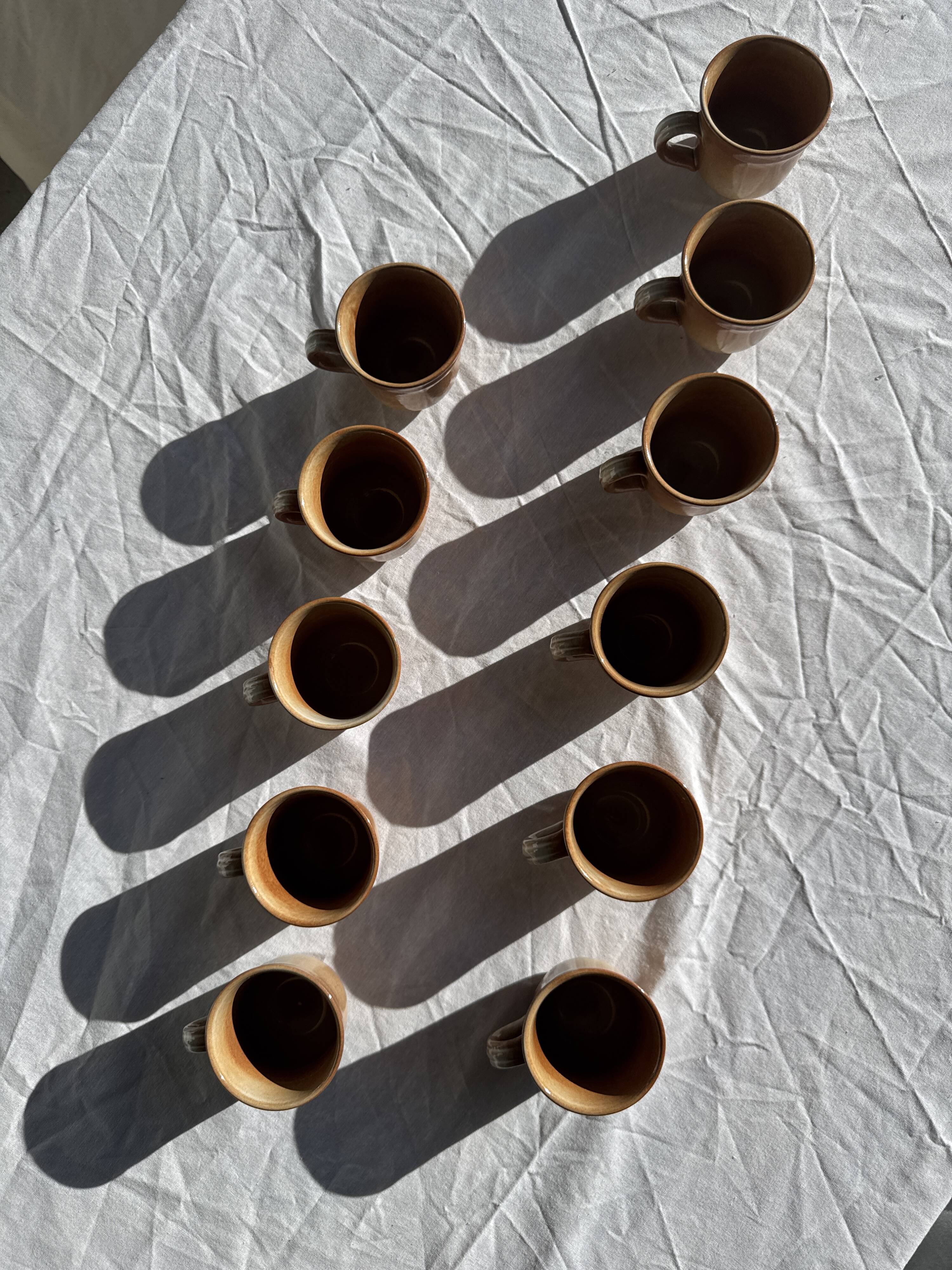 Lot de 11 tasses à café en grès à anse