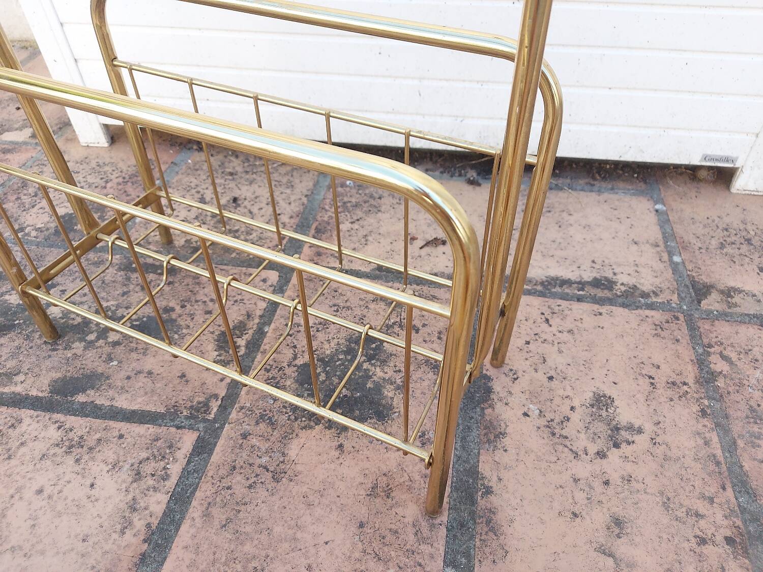 Porte revues vintage en laiton