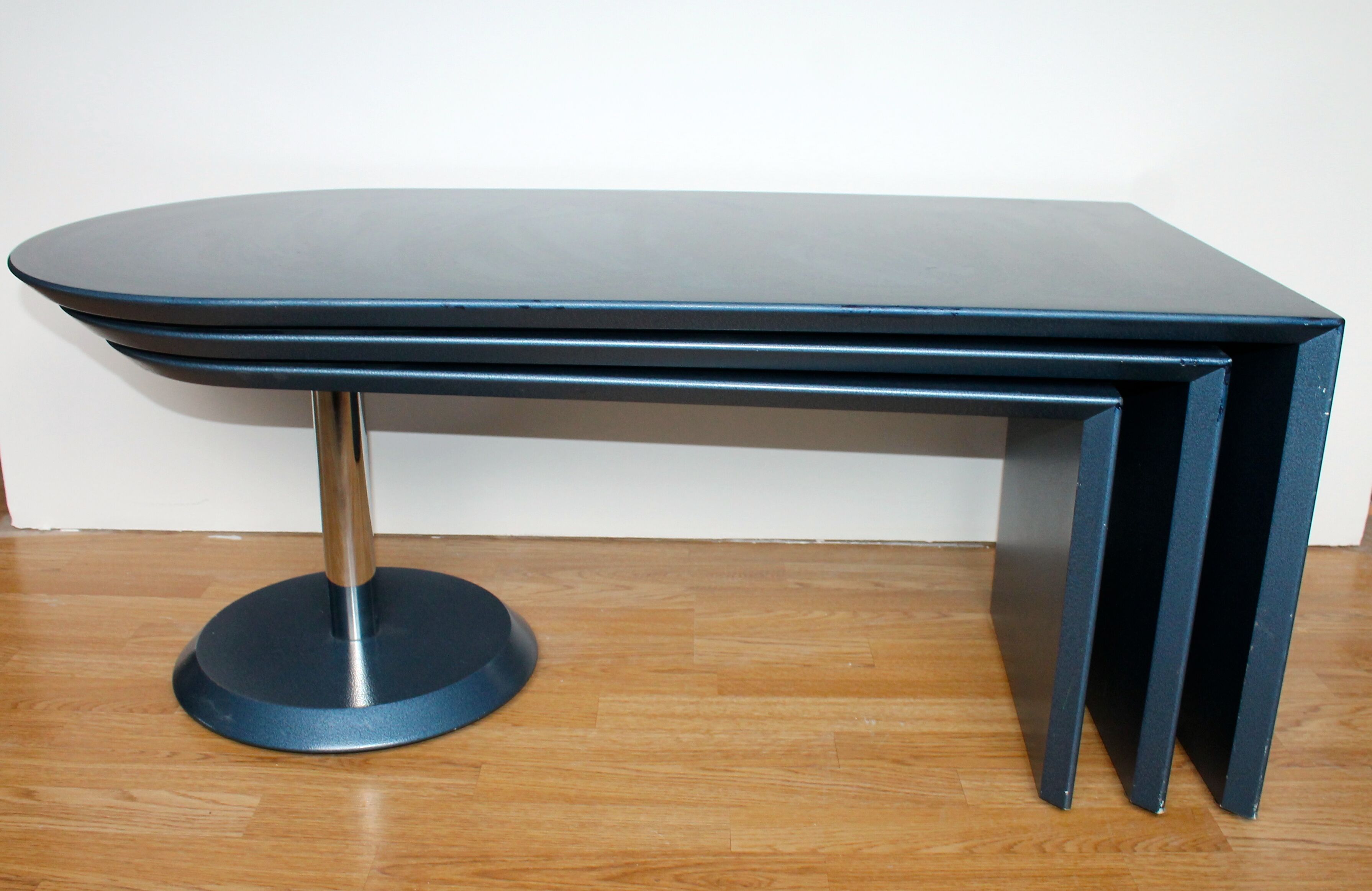 Low years 80,3 trays swivel table