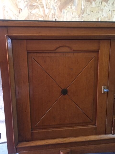 Buffet low foot compass