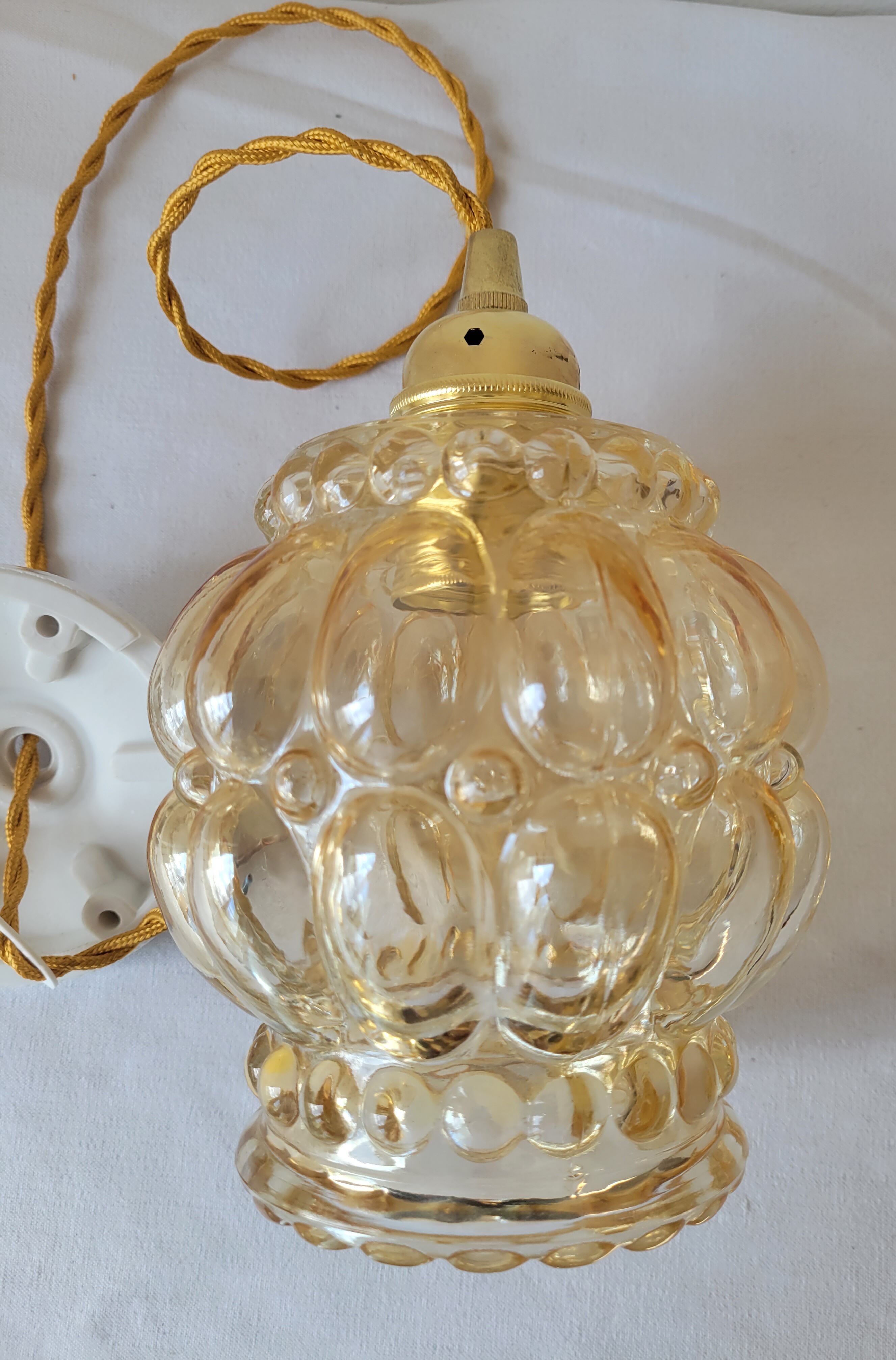 Amber molded glass pendant lamp