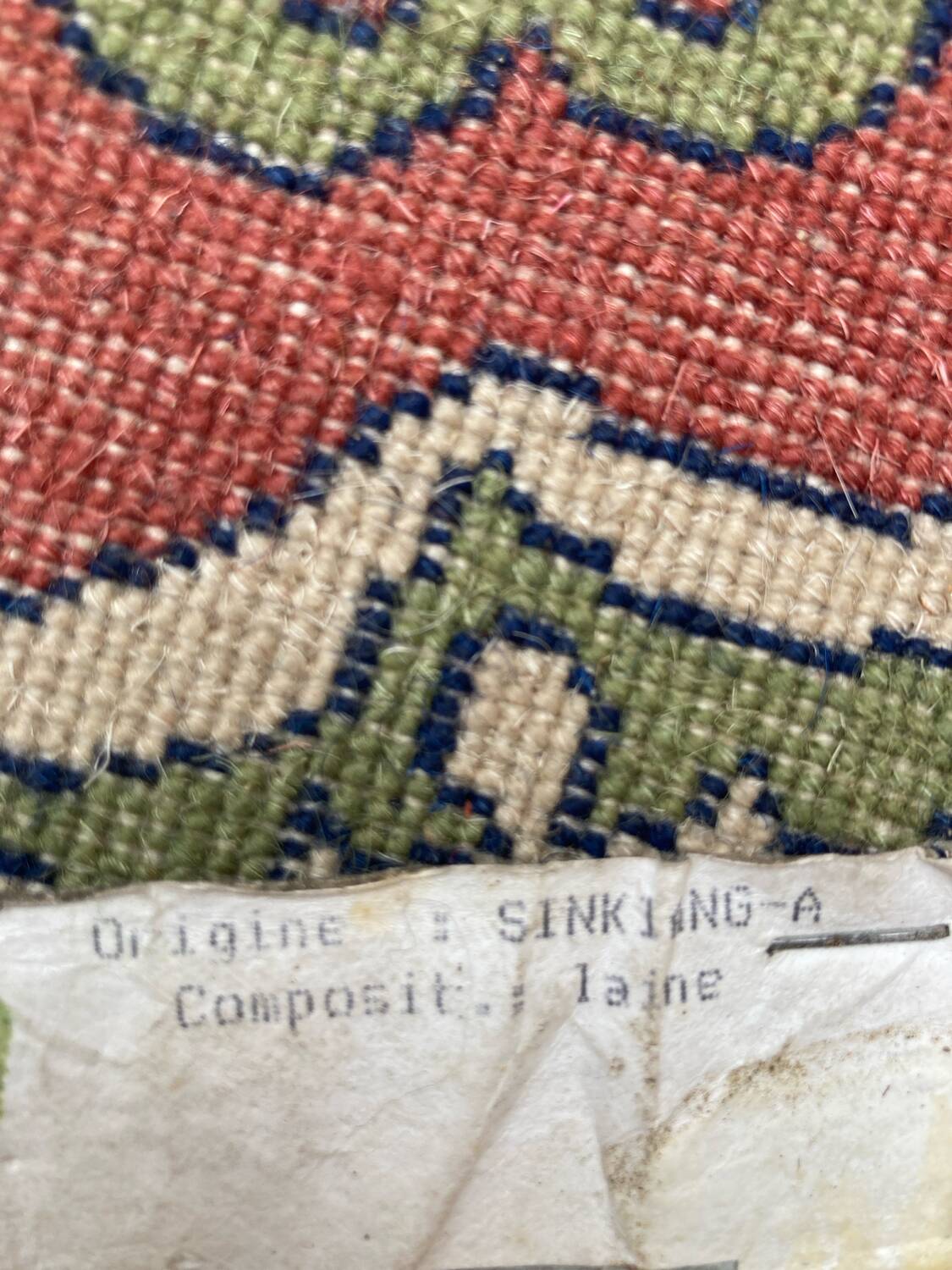 Round sinkiang wool rug