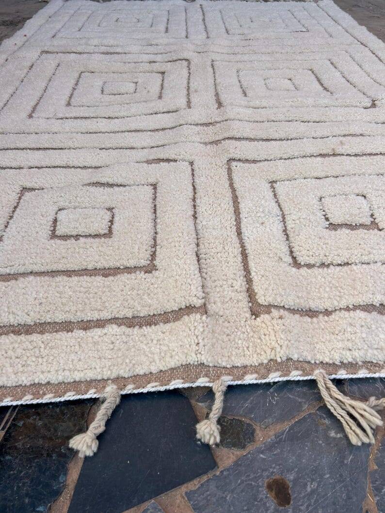 Handmade Moroccan rug, authentic Berber rug, 150/250 cm.