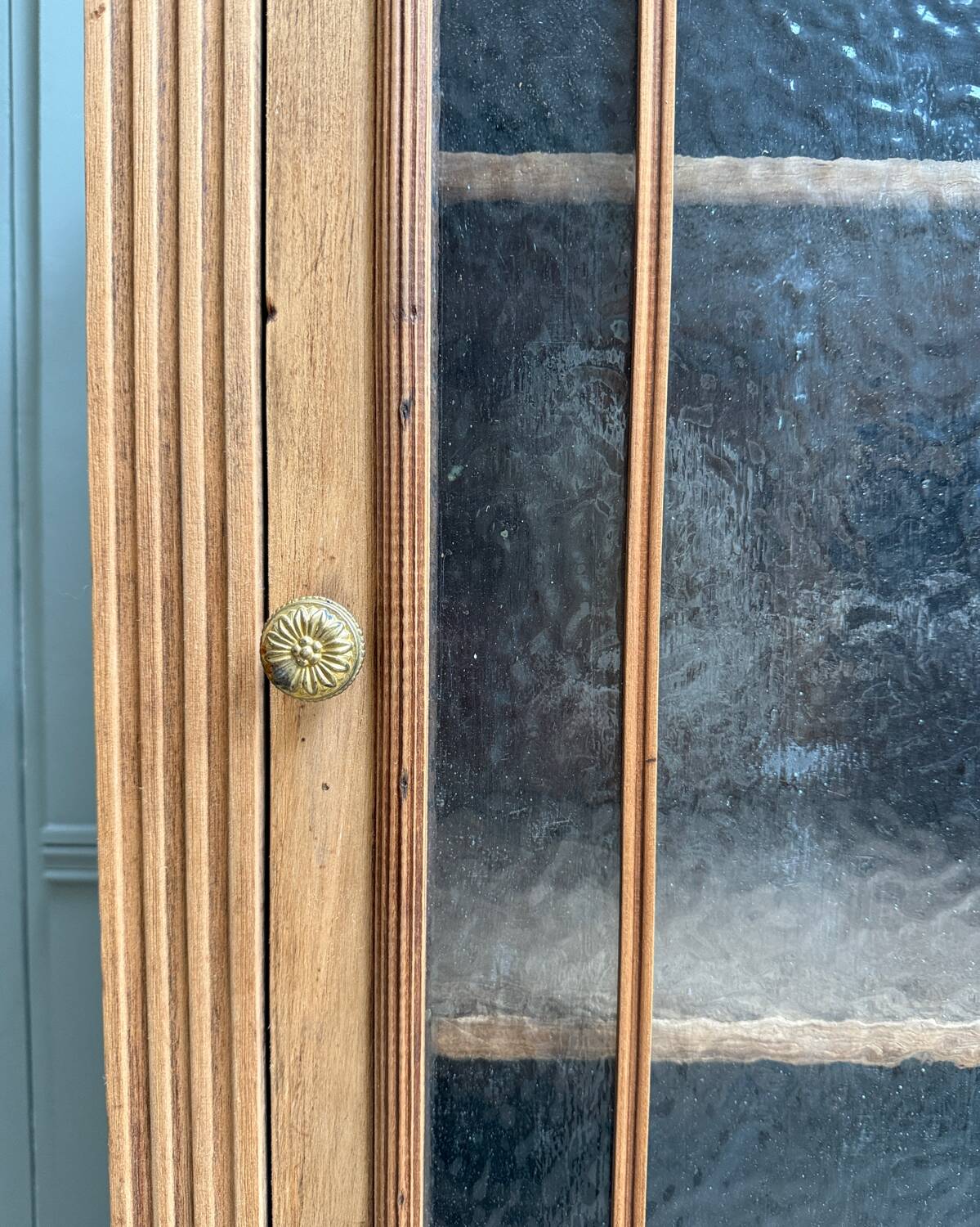 Renovated Parisian showcase