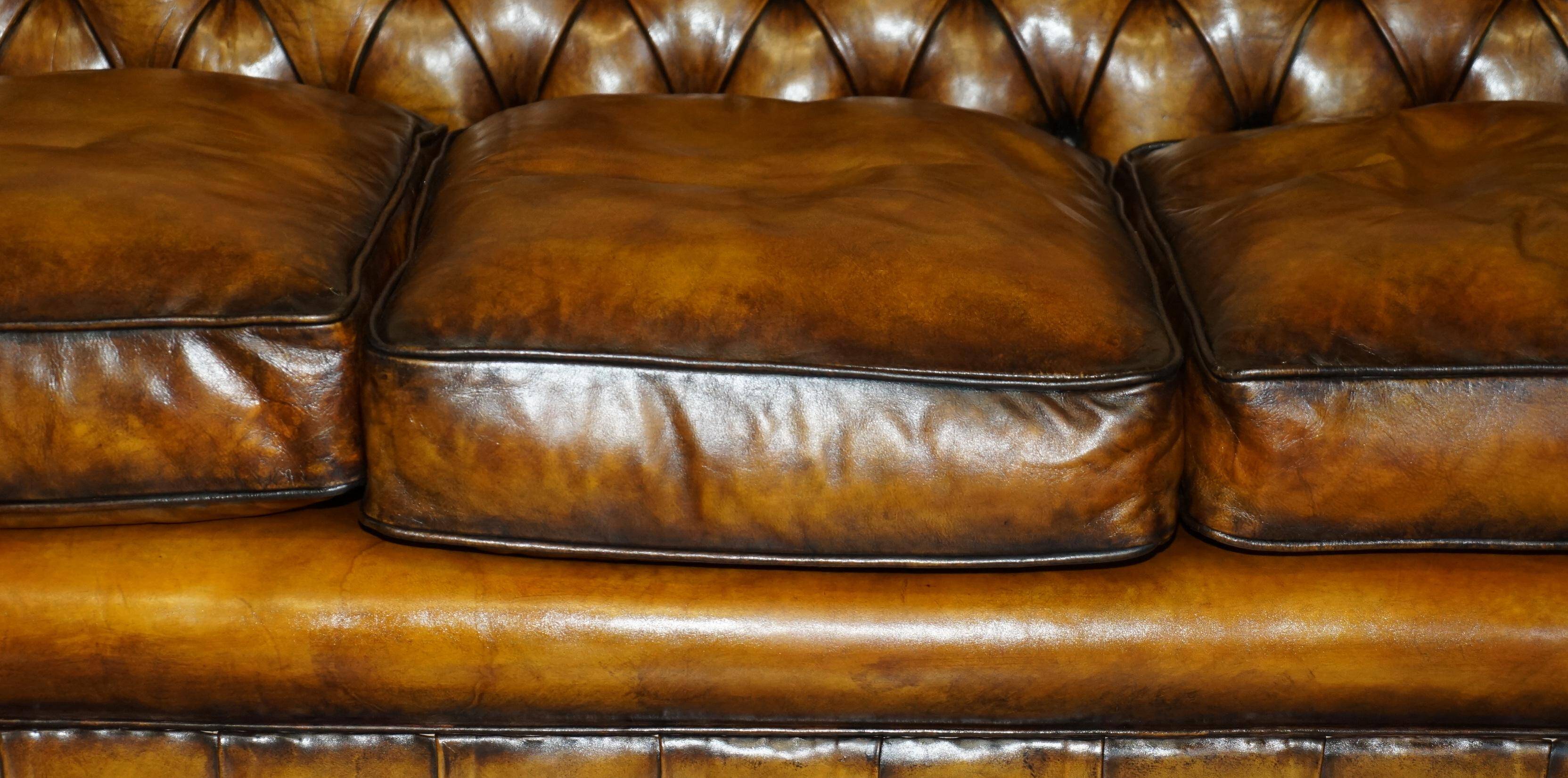Canapé Chesterfield vintage cuir restauré