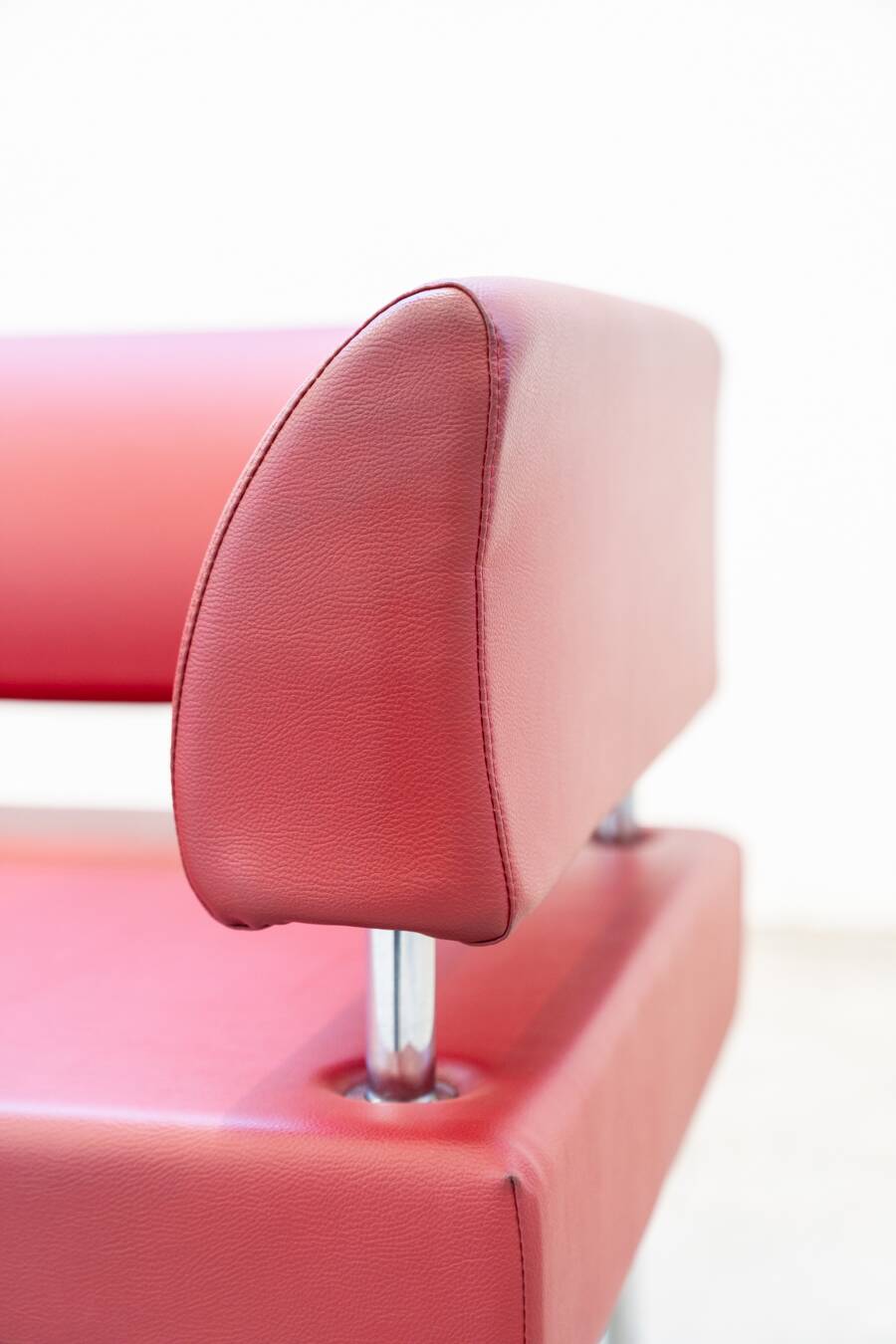 Business class 3-seater sofa in red leather and chrome iron legs, 1990s