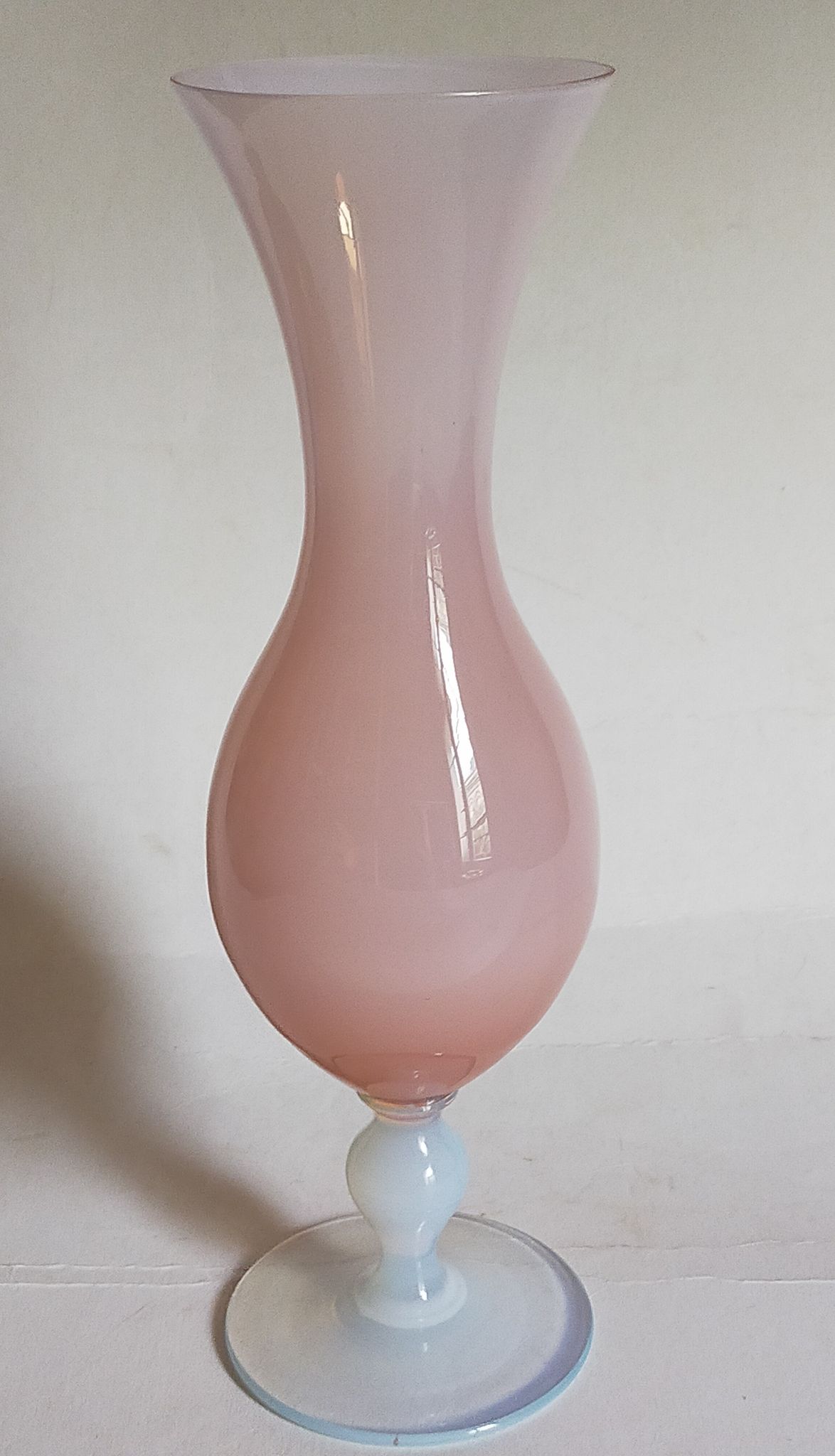 Vintage fair opaline walking vase