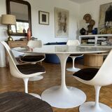 Large Knoll Saarinen marble table with 6 chairs