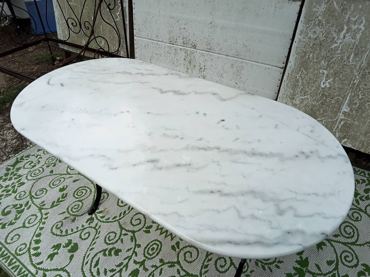 Oval bistro table