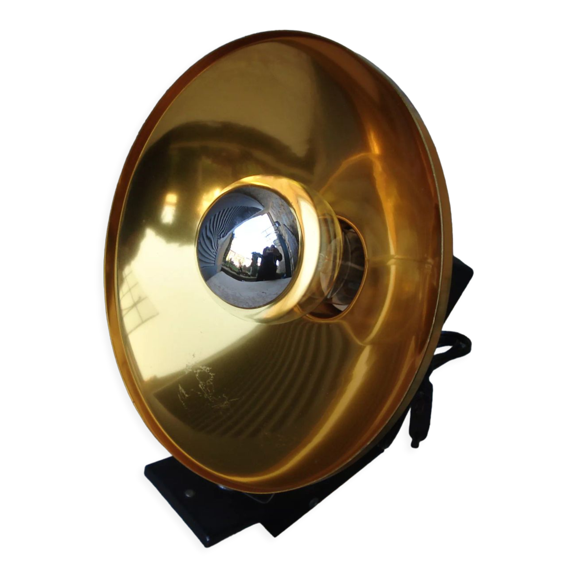 LITA 80s clip spot with golden reflector